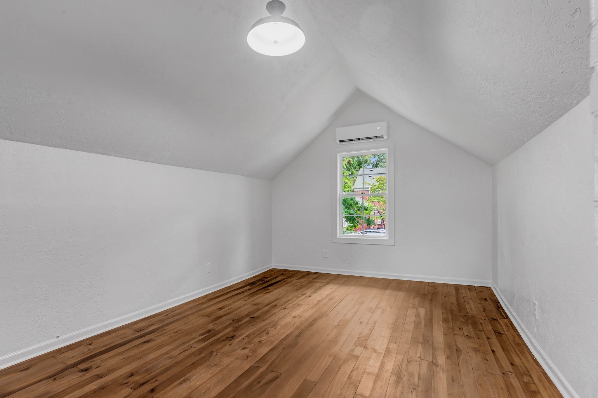 114 S Hancock St