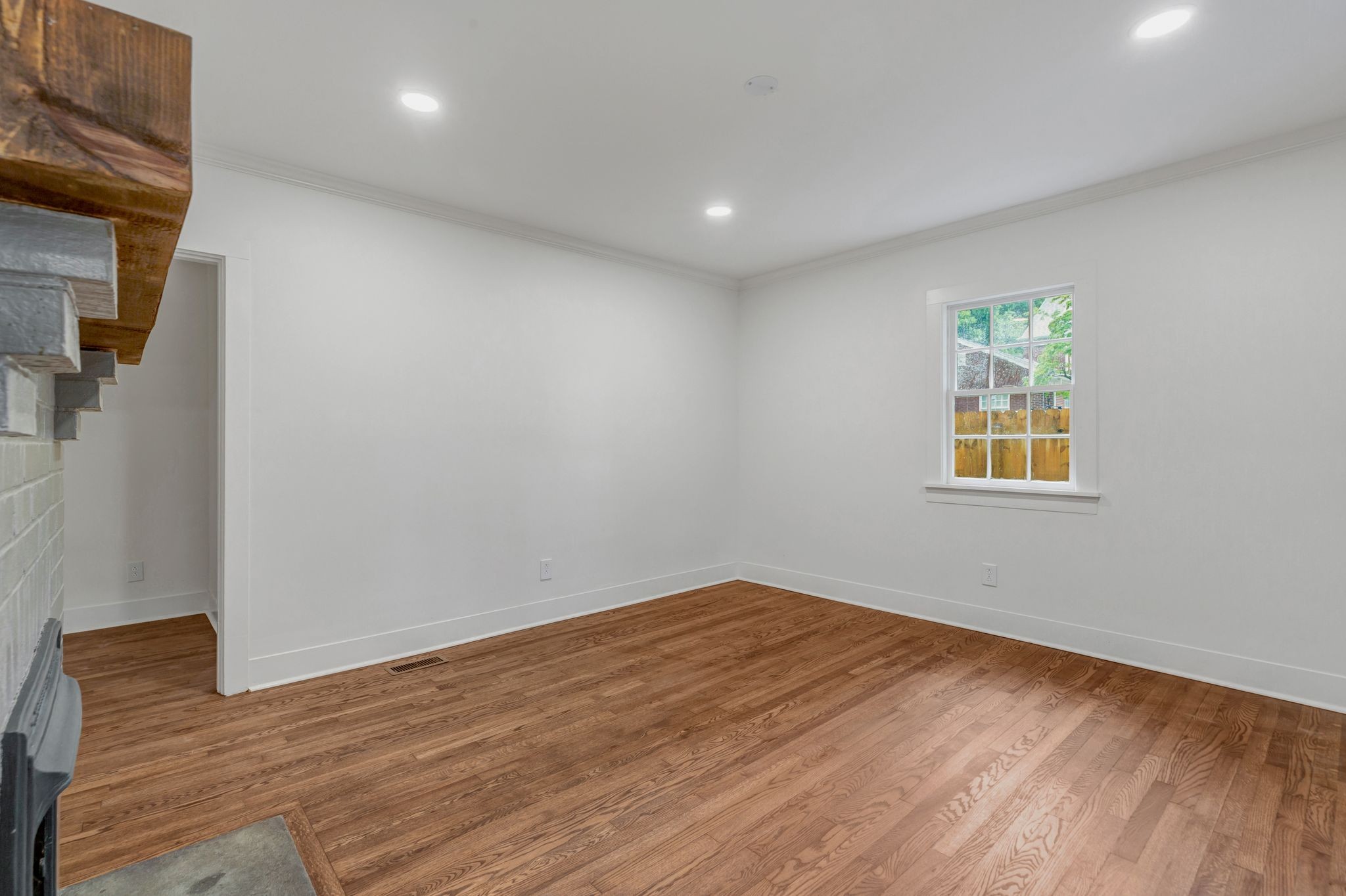 114 S Hancock St
