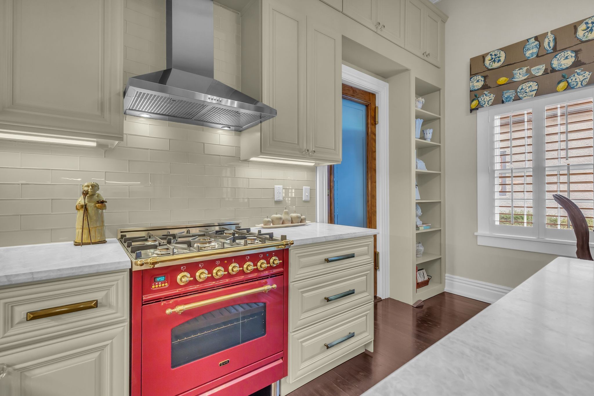 401 E Main St