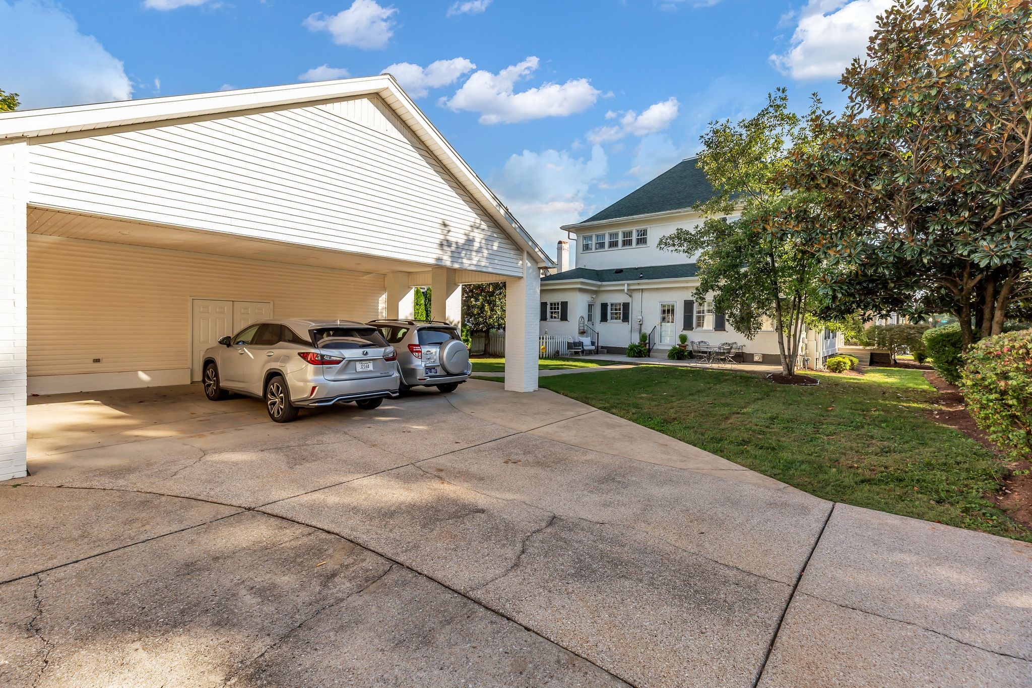 401 E Main St