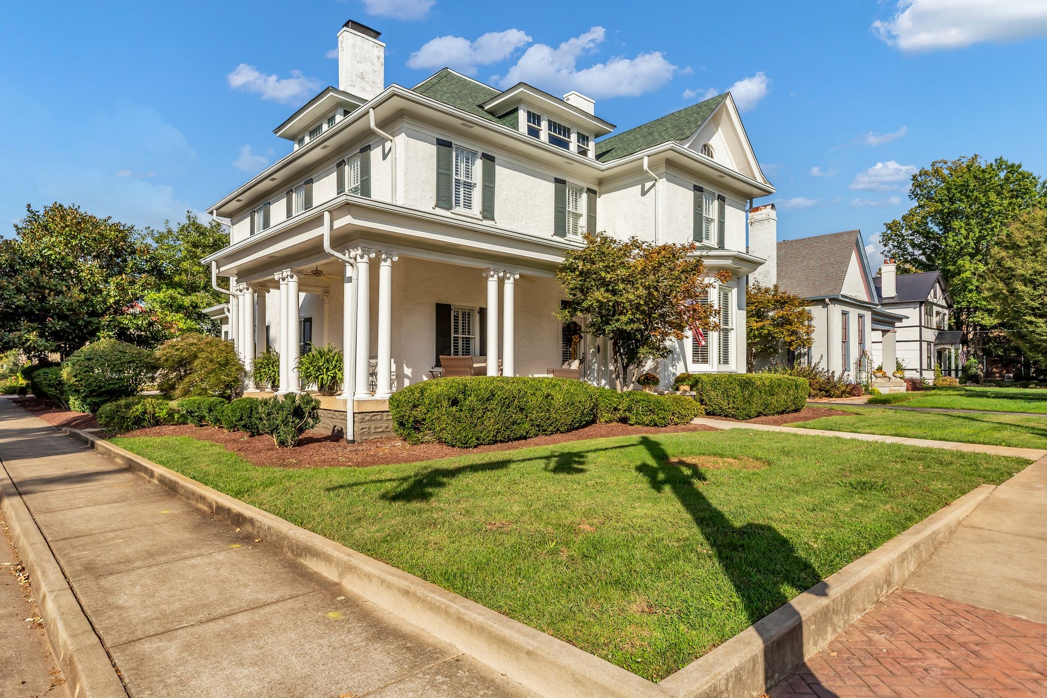 401 E Main St