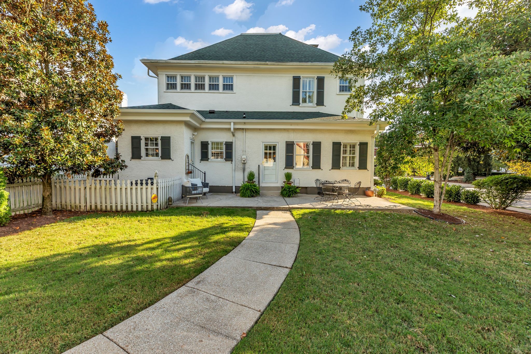 401 E Main St