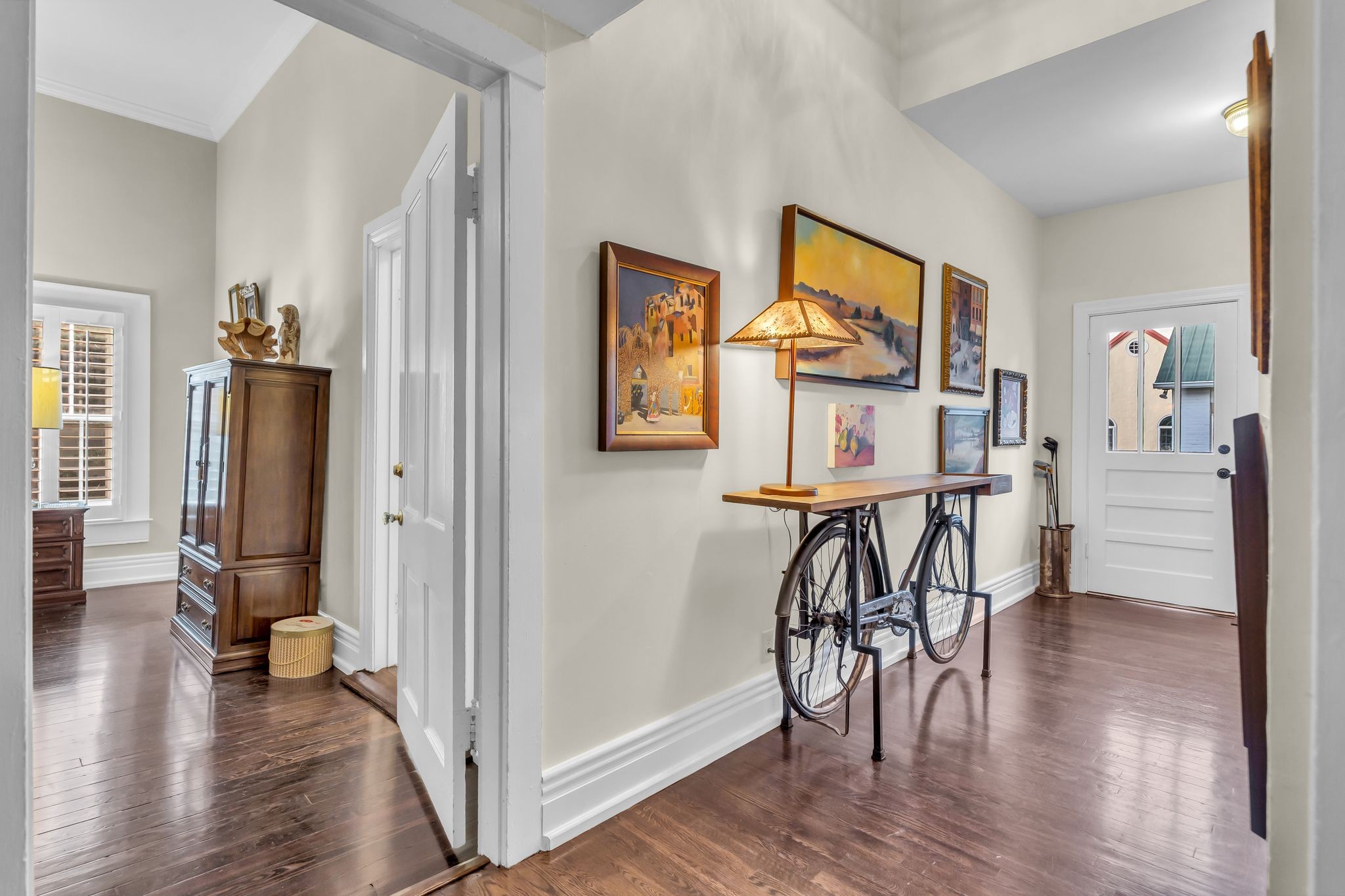 401 E Main St