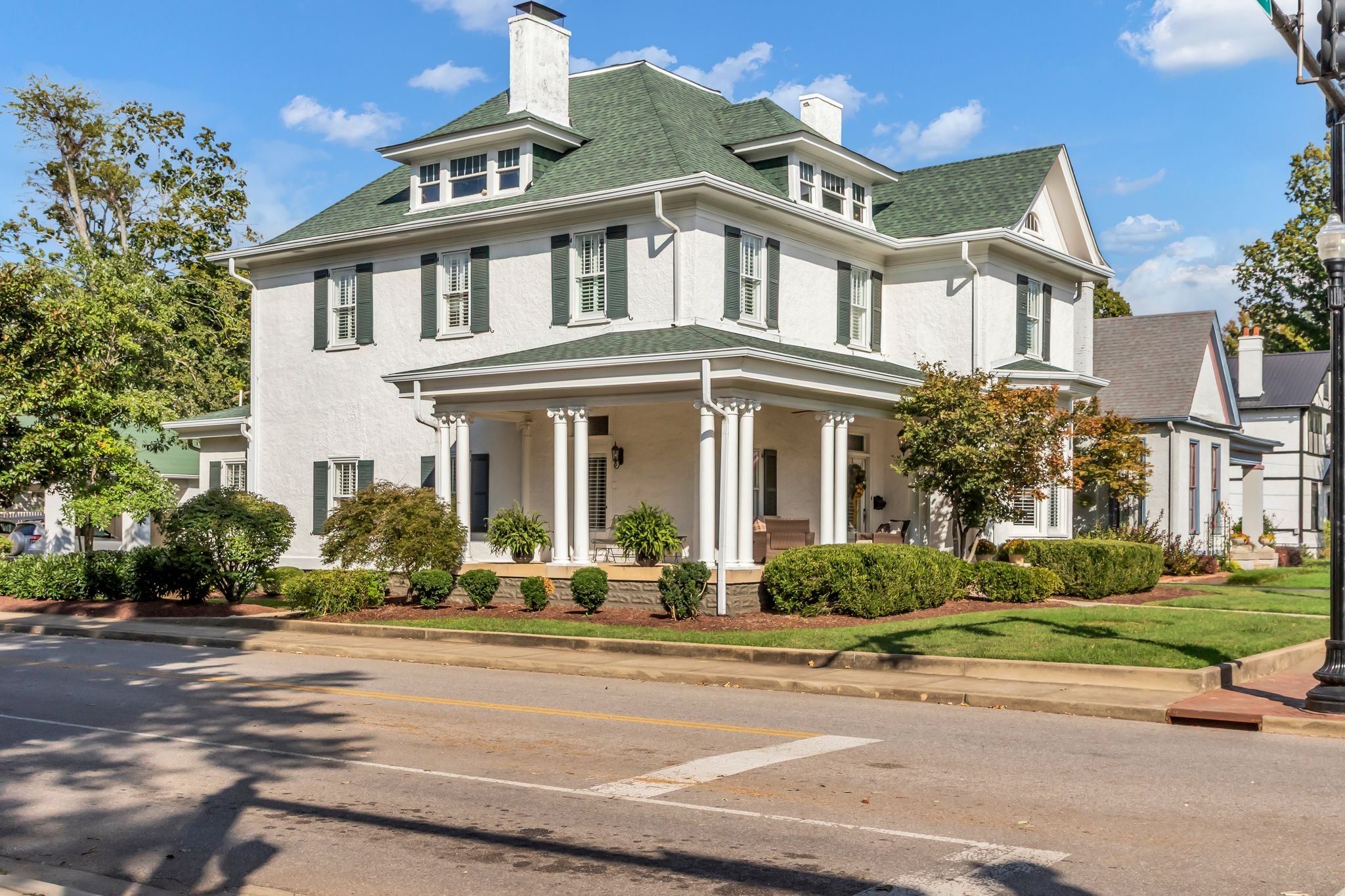 401 E Main St