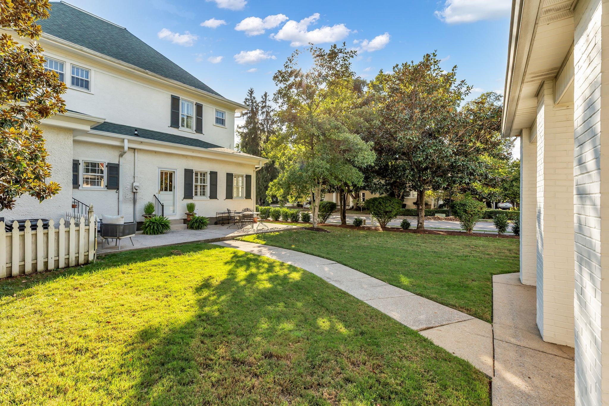 401 E Main St