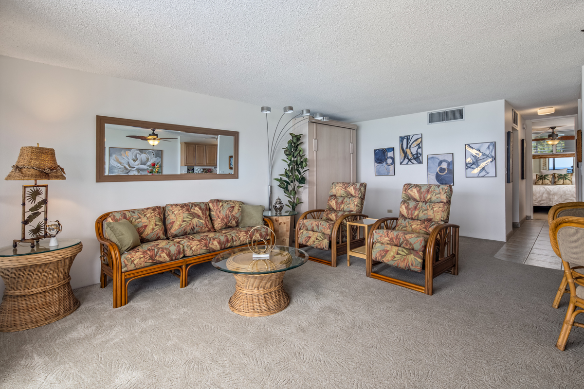 75-5782 KUAKINI HIGHWAY 504