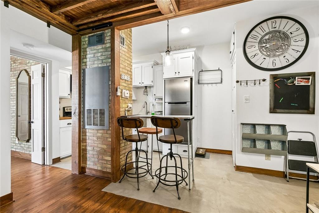2338 MAGAZINE Street 9