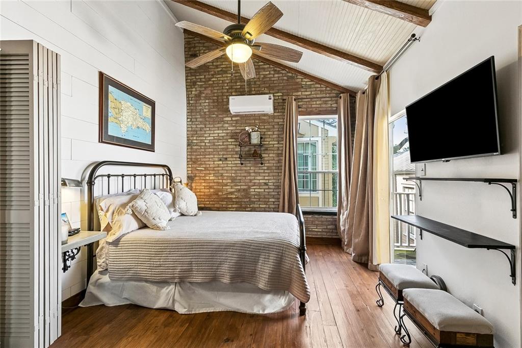 2338 MAGAZINE Street 9
