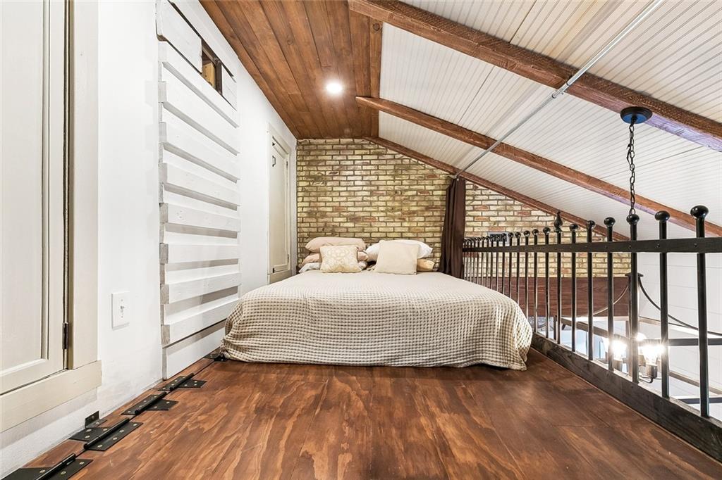 2338 MAGAZINE Street 9