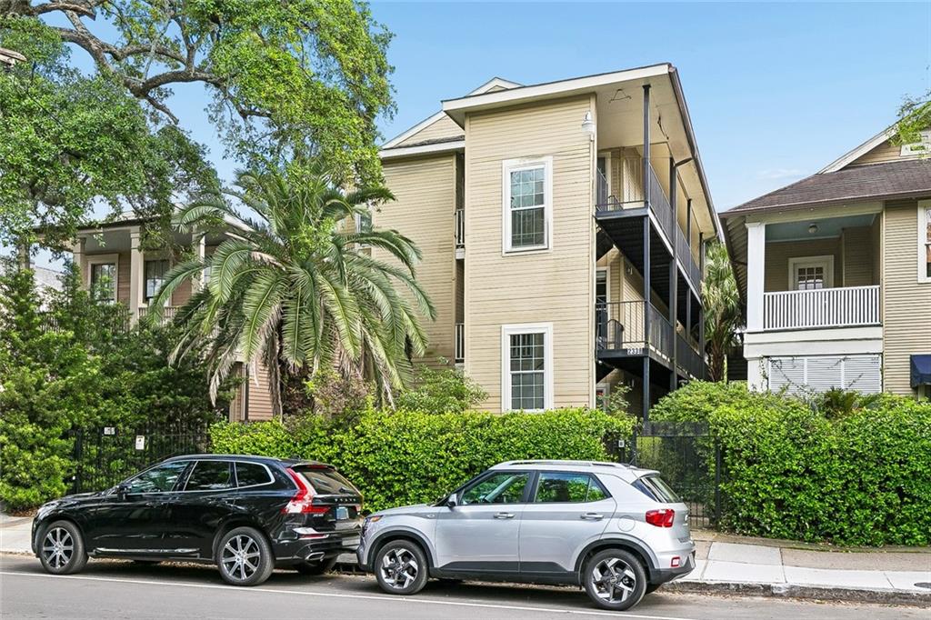 2338 MAGAZINE Street 9