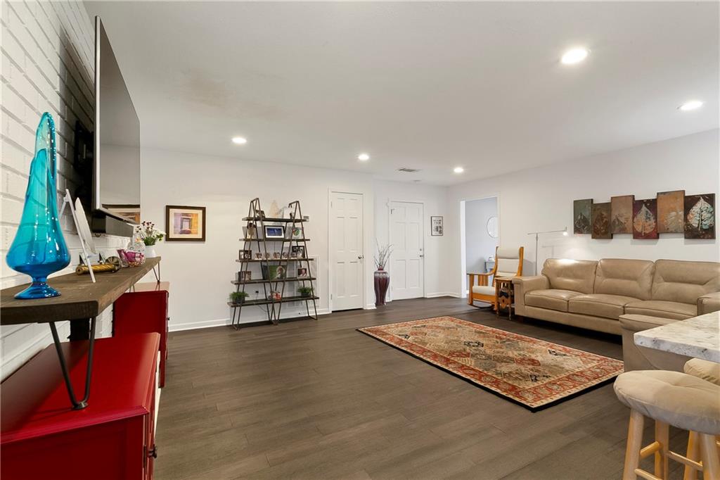 4649 APRICOT Street
