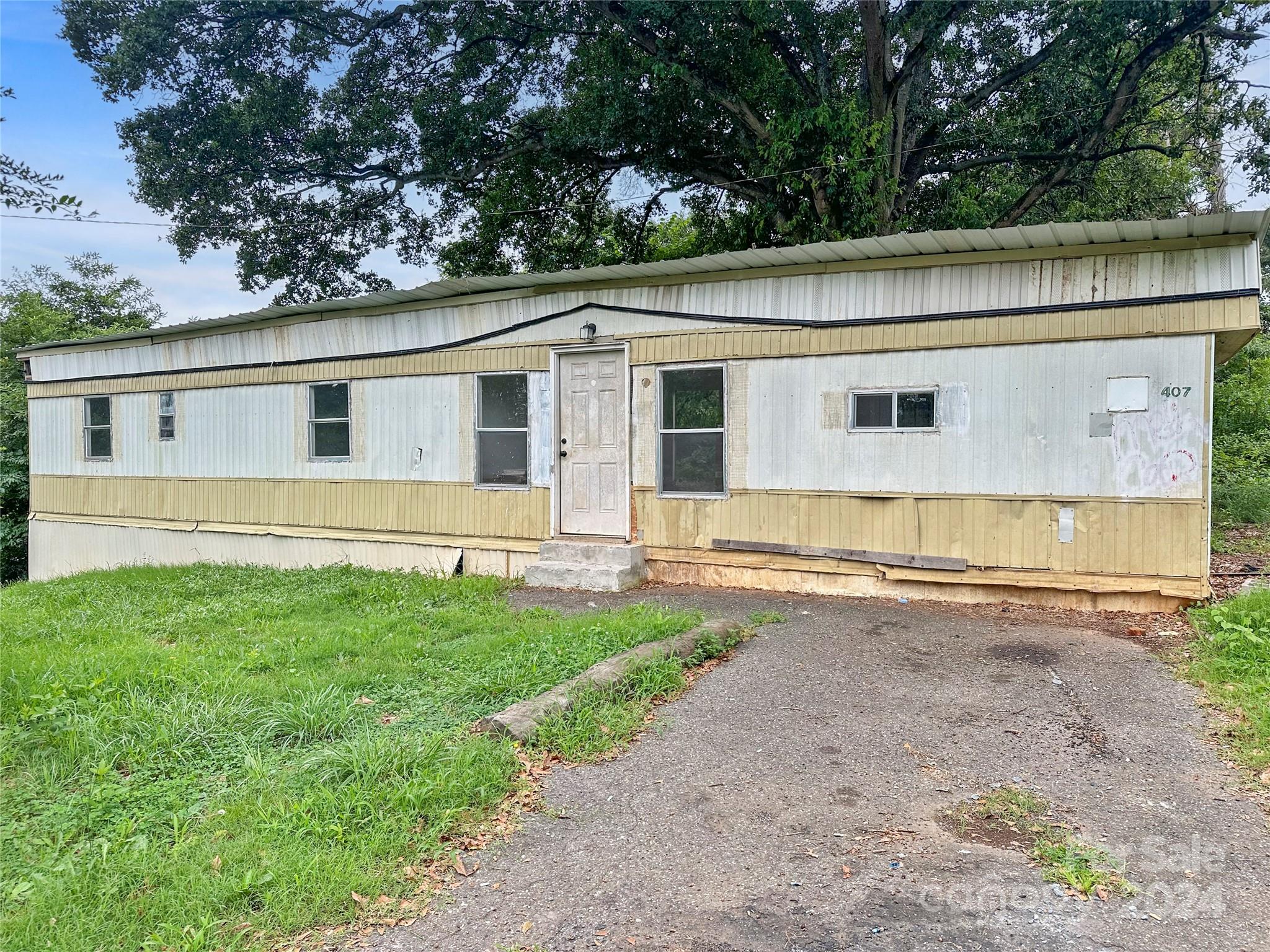 407 Elizabeth Lane