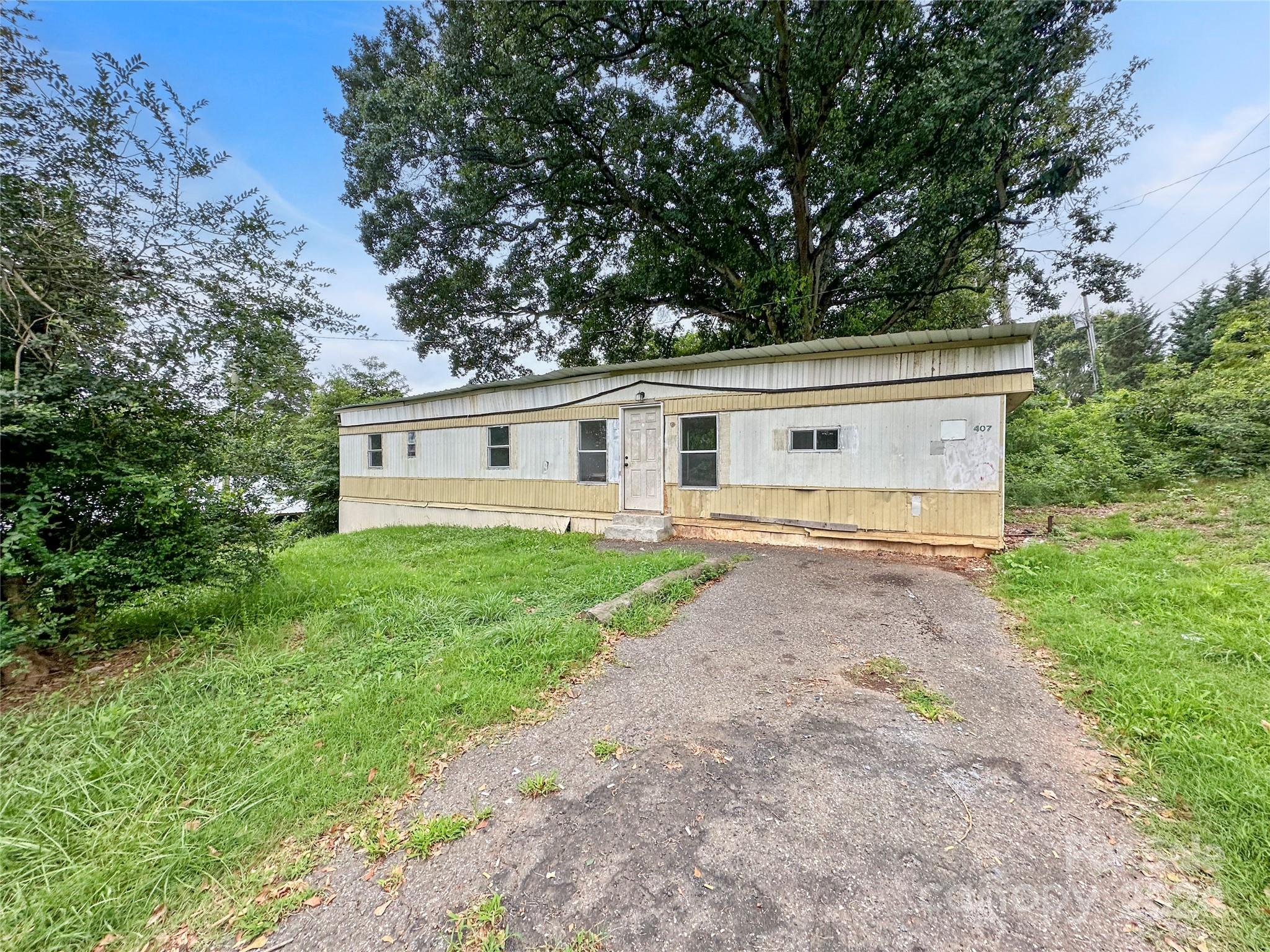407 Elizabeth Lane