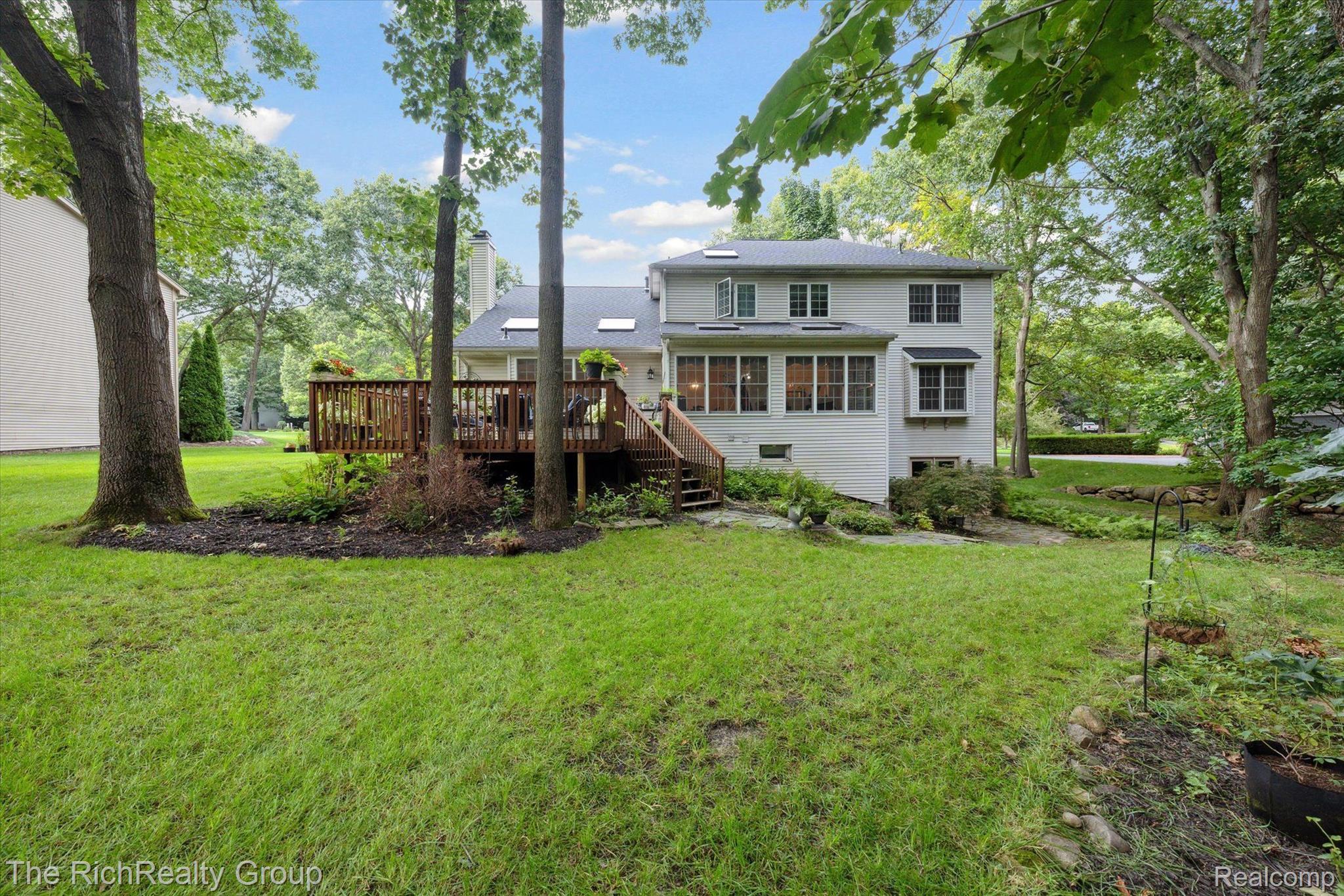 2207 PINE BLUFFS