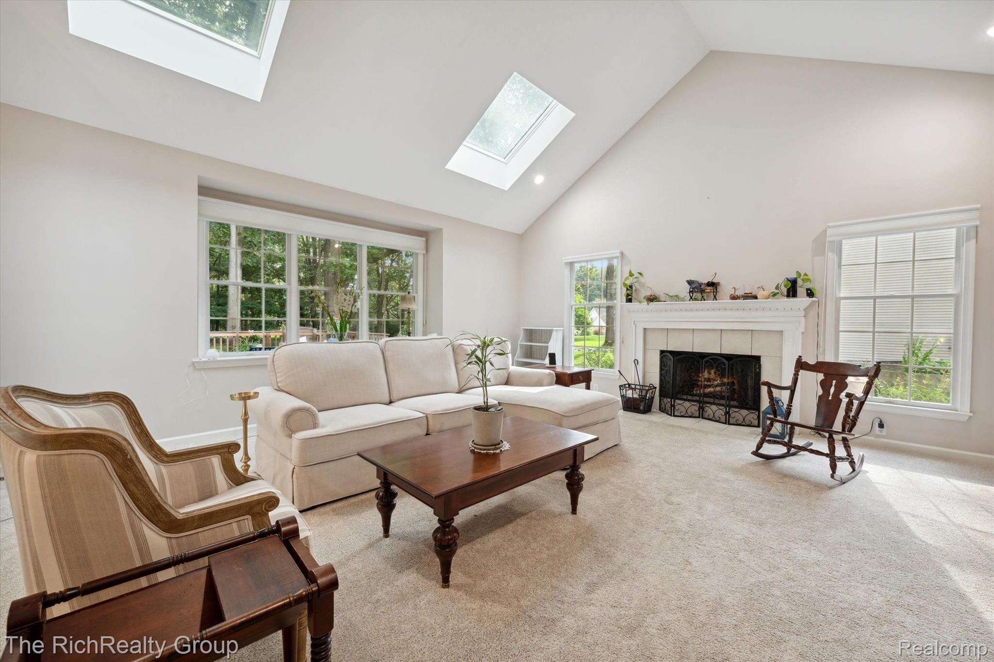 2207 PINE BLUFFS