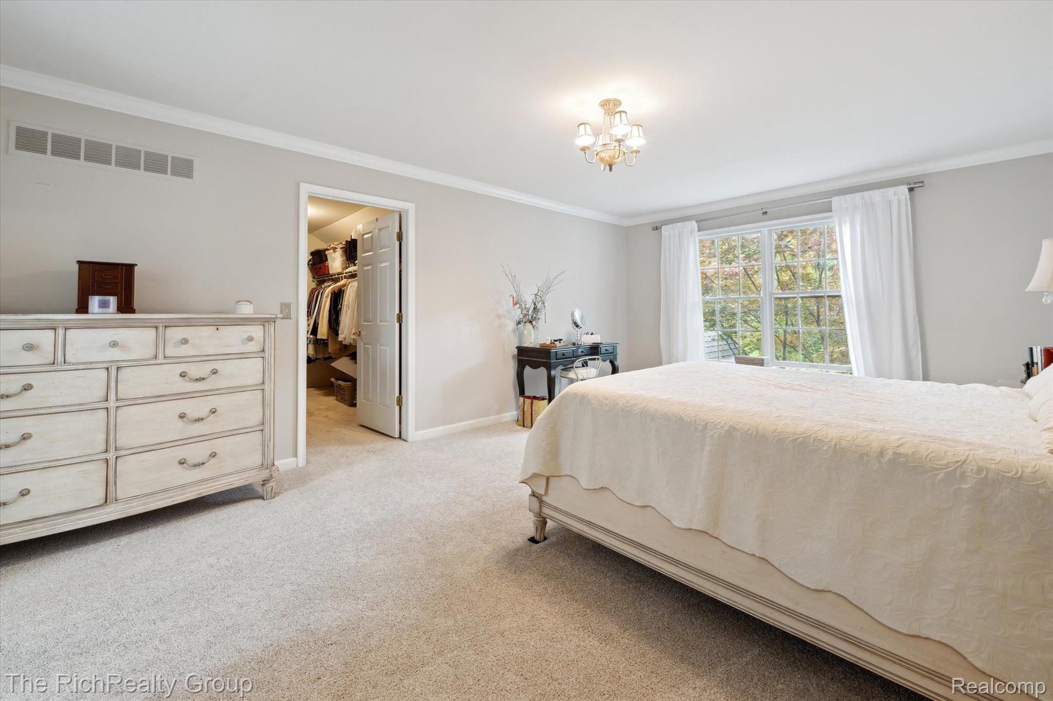 2207 PINE BLUFFS