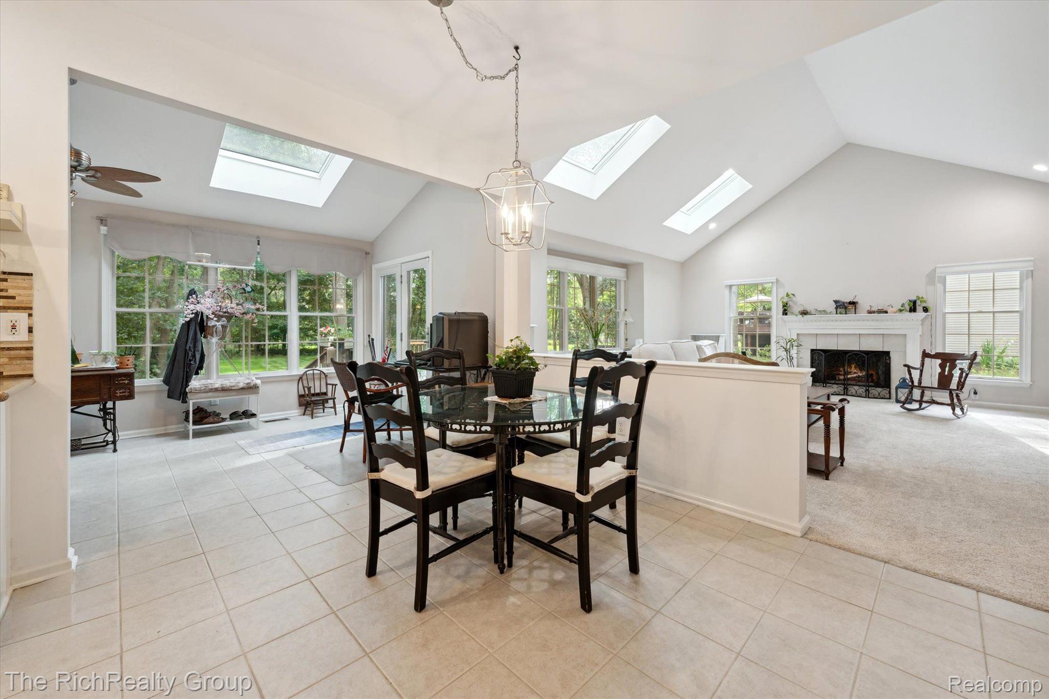2207 PINE BLUFFS