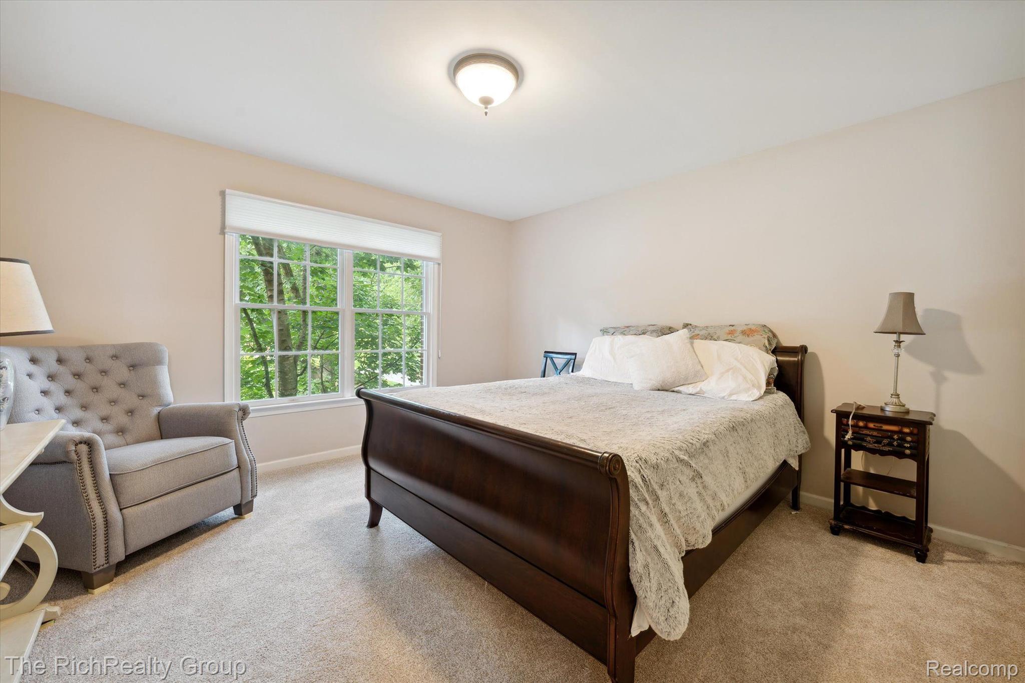 2207 PINE BLUFFS