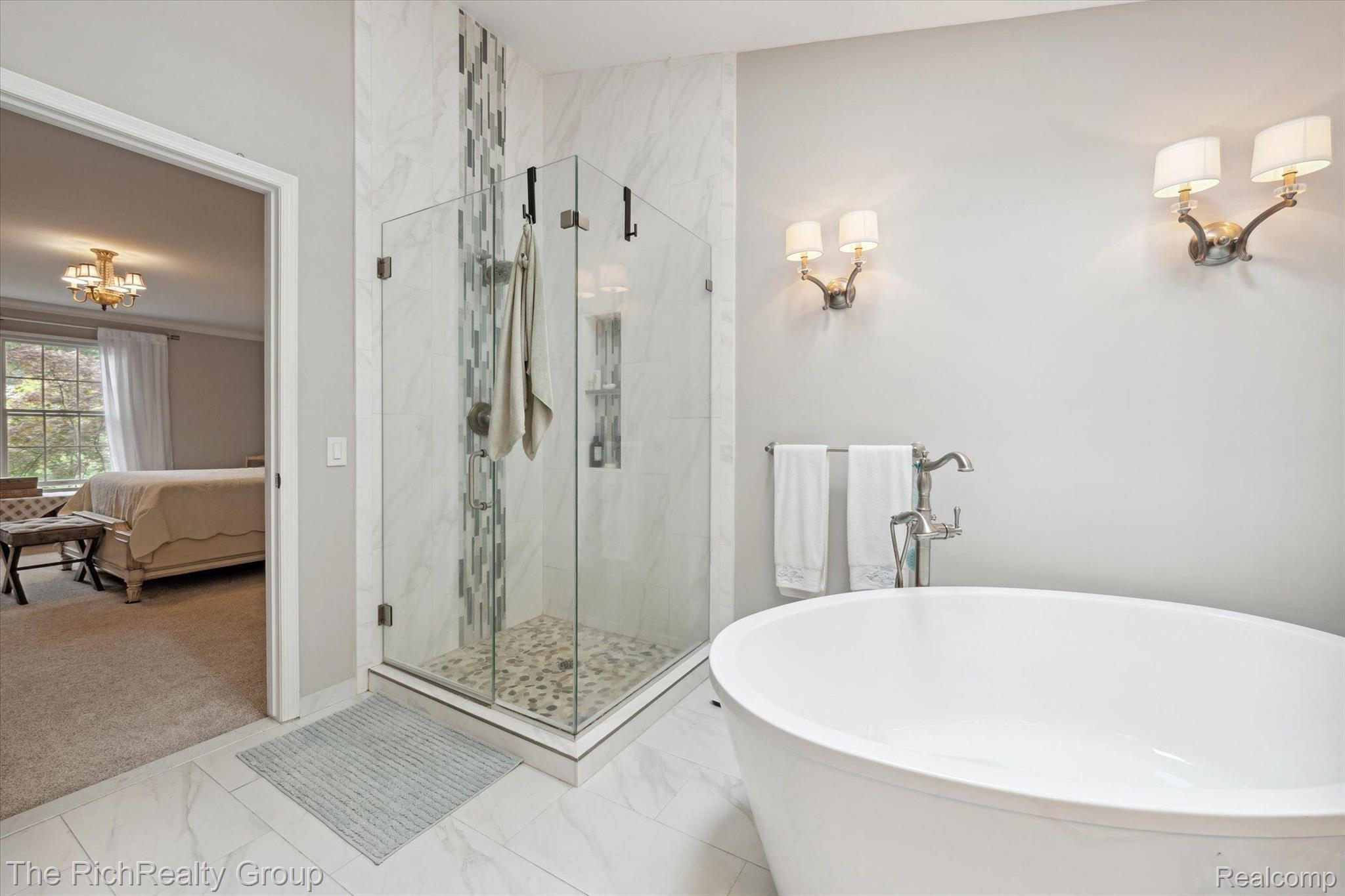 2207 PINE BLUFFS