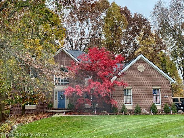 2207 PINE BLUFFS
