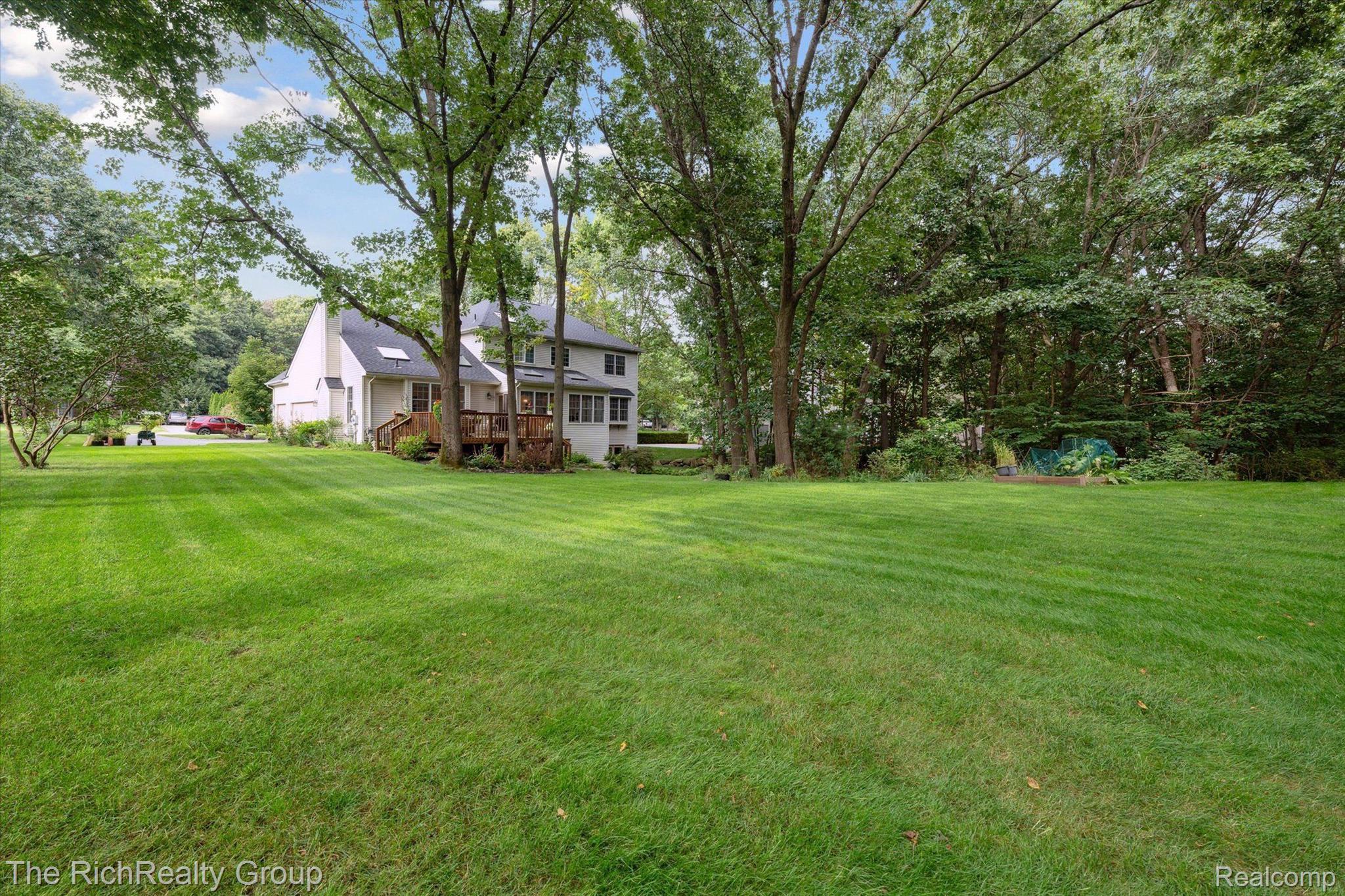 2207 PINE BLUFFS