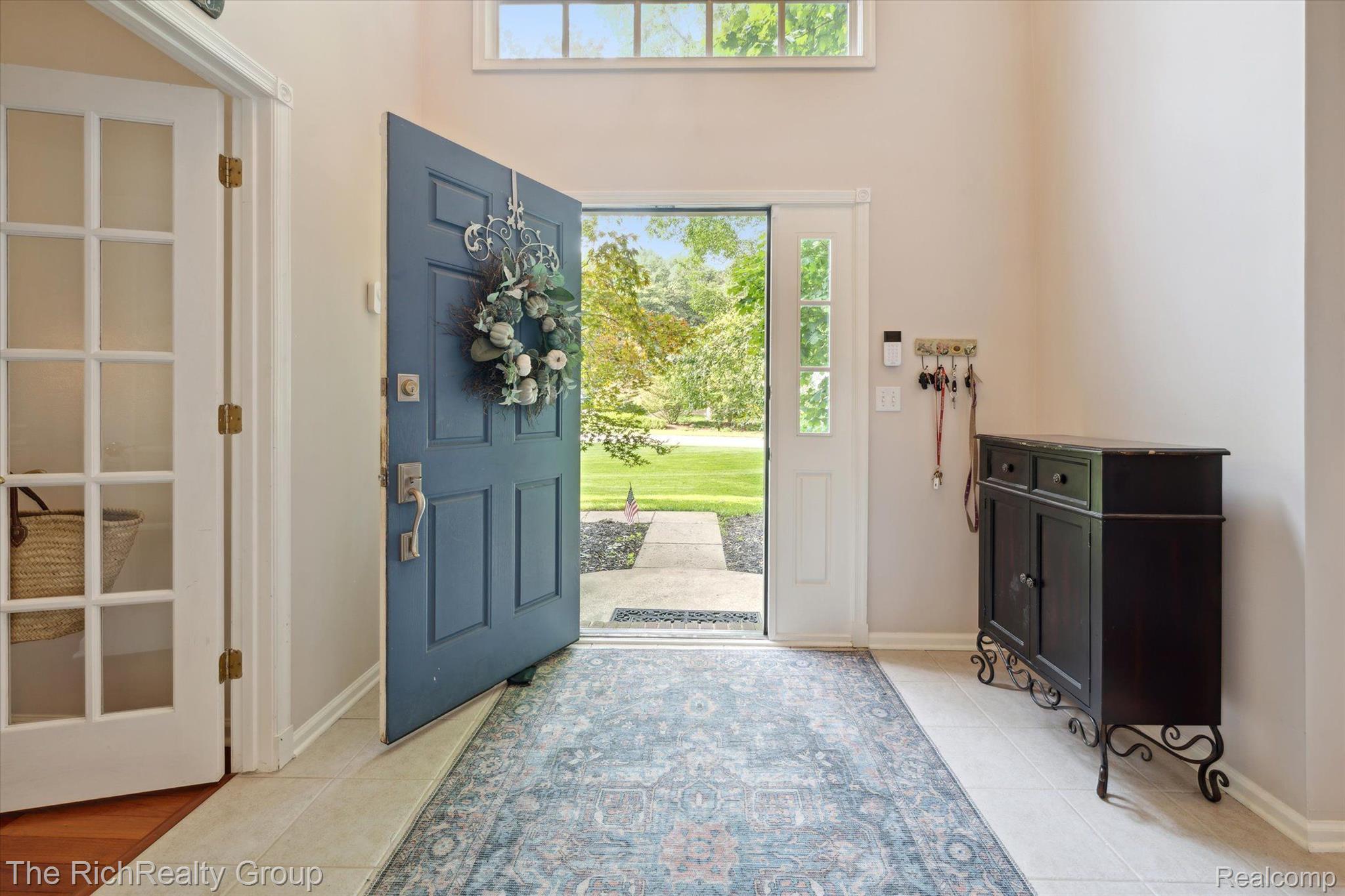 2207 PINE BLUFFS