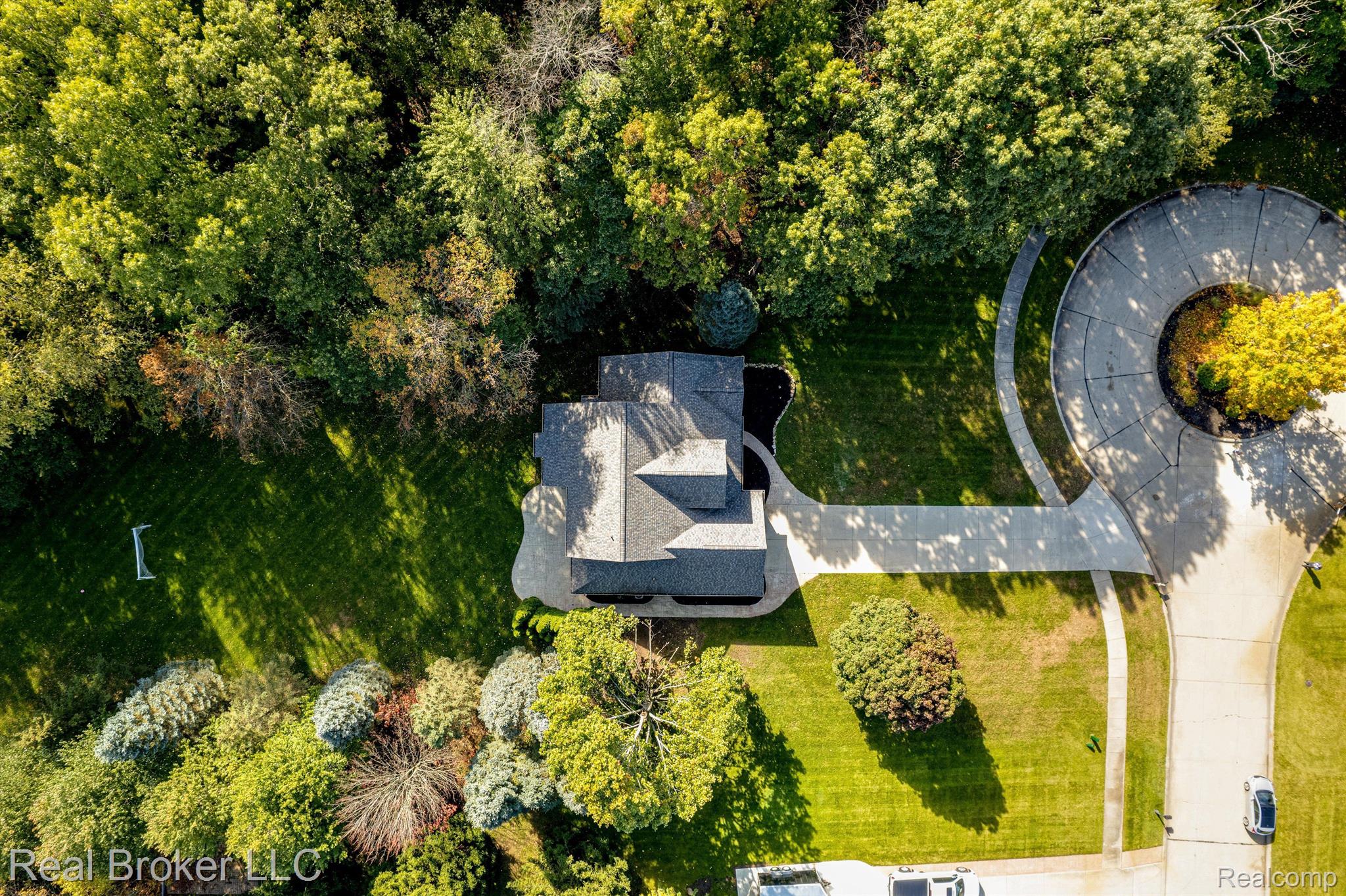 5415 DILLON Drive