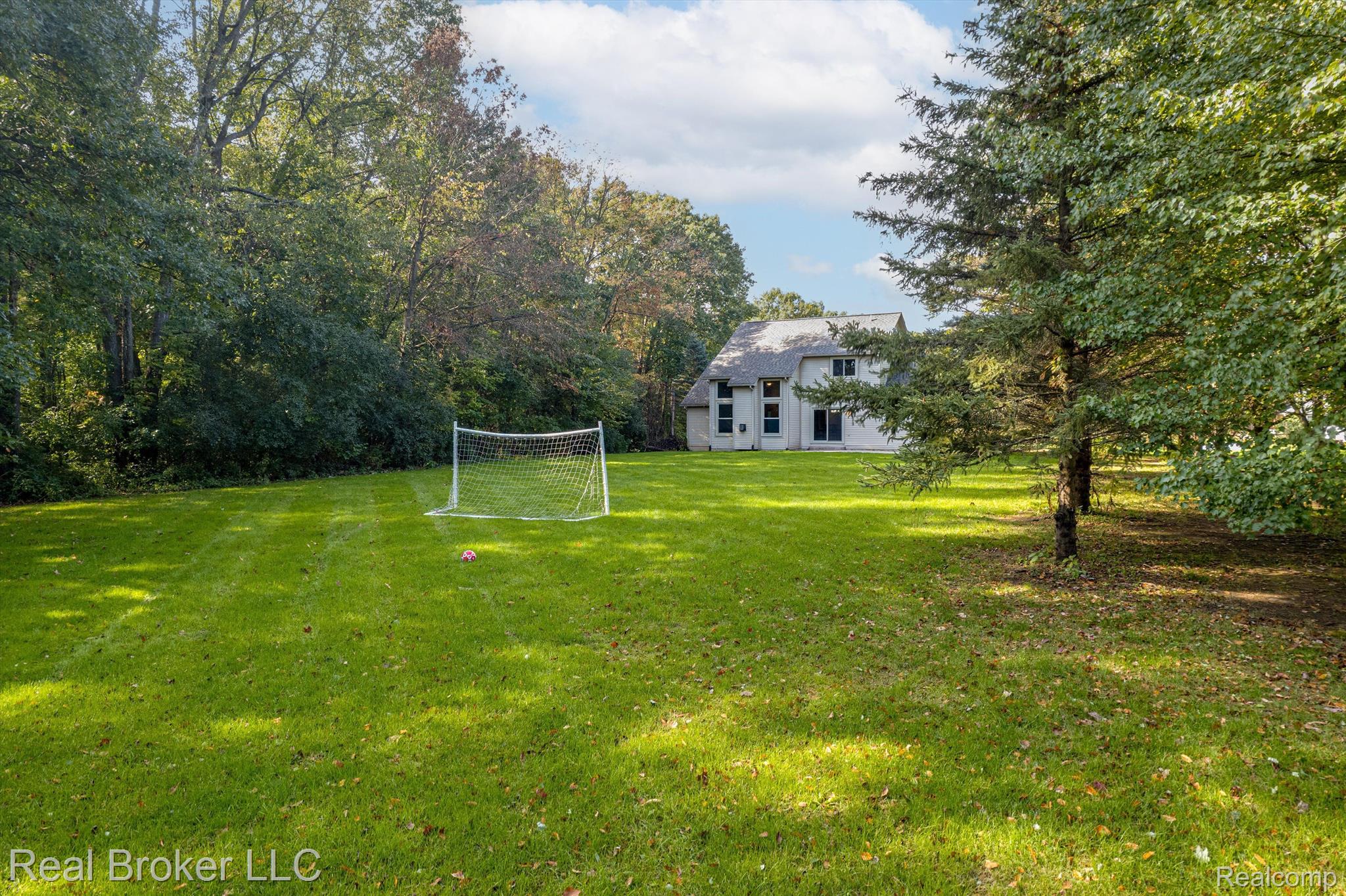 5415 DILLON Drive