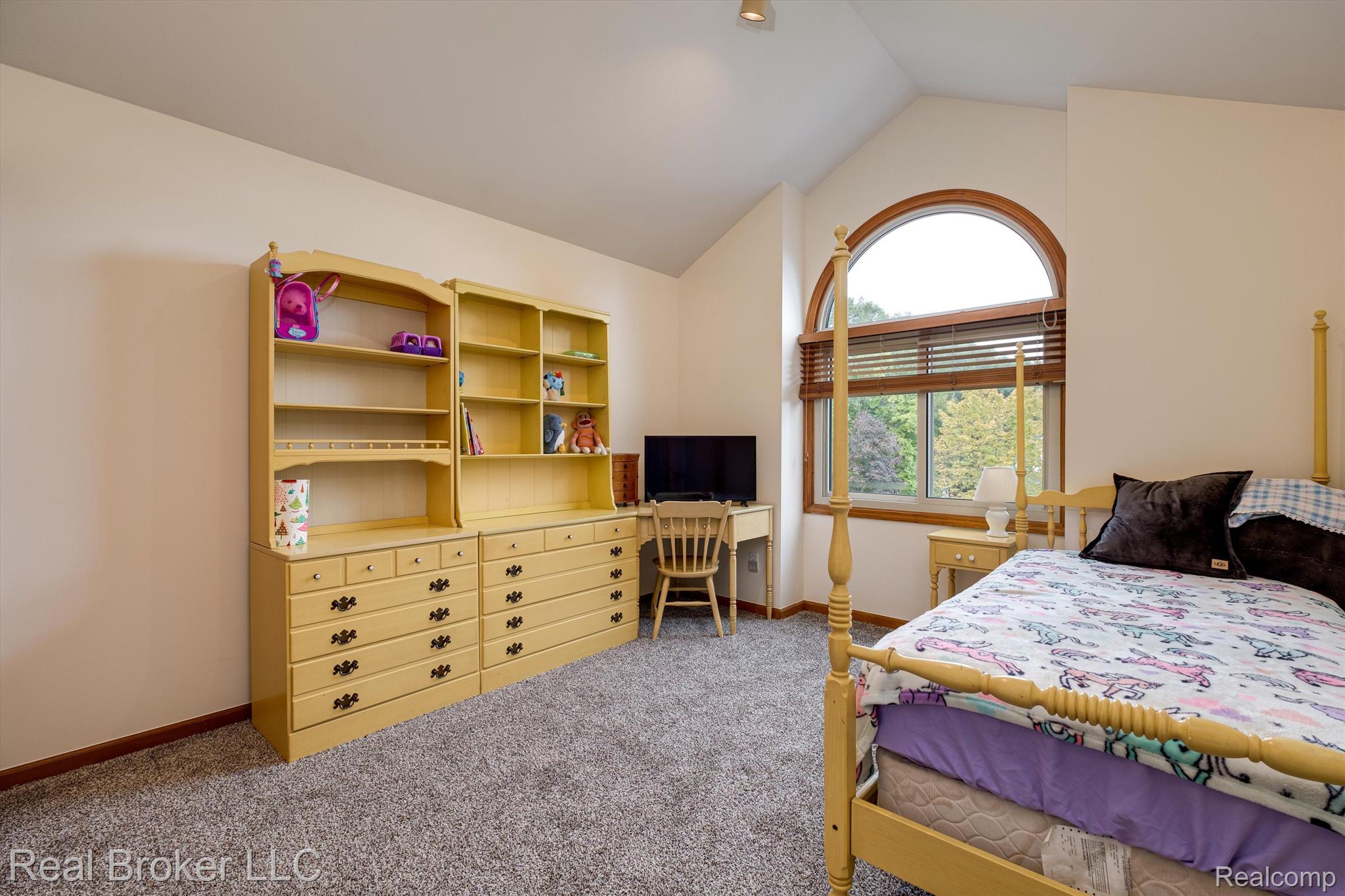5415 DILLON Drive