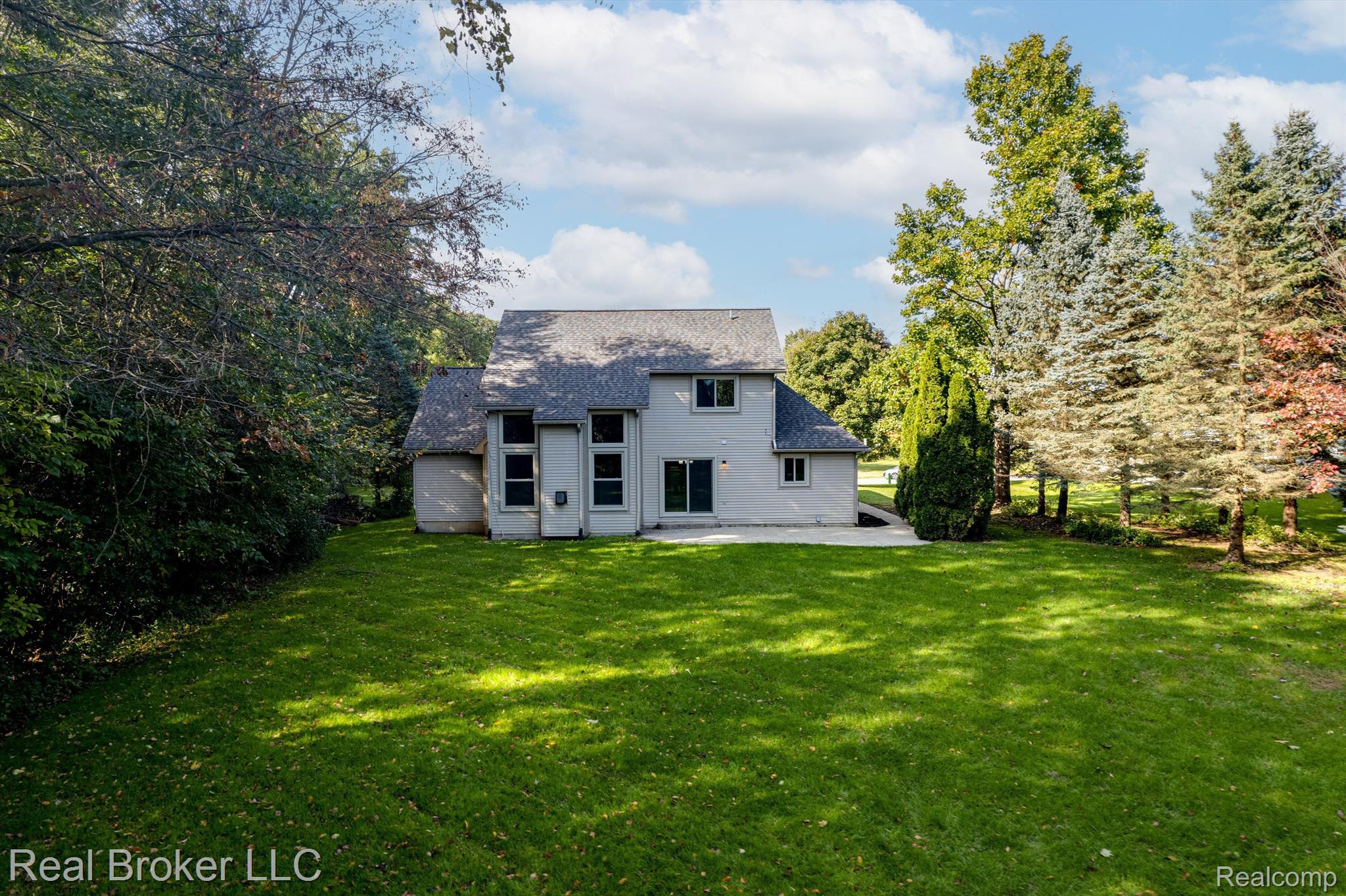 5415 DILLON Drive