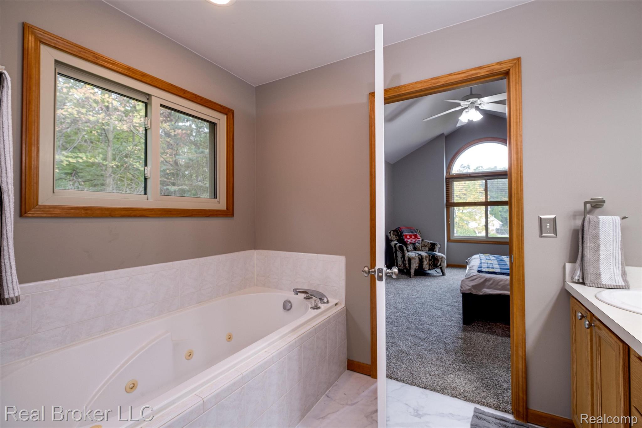 5415 DILLON Drive