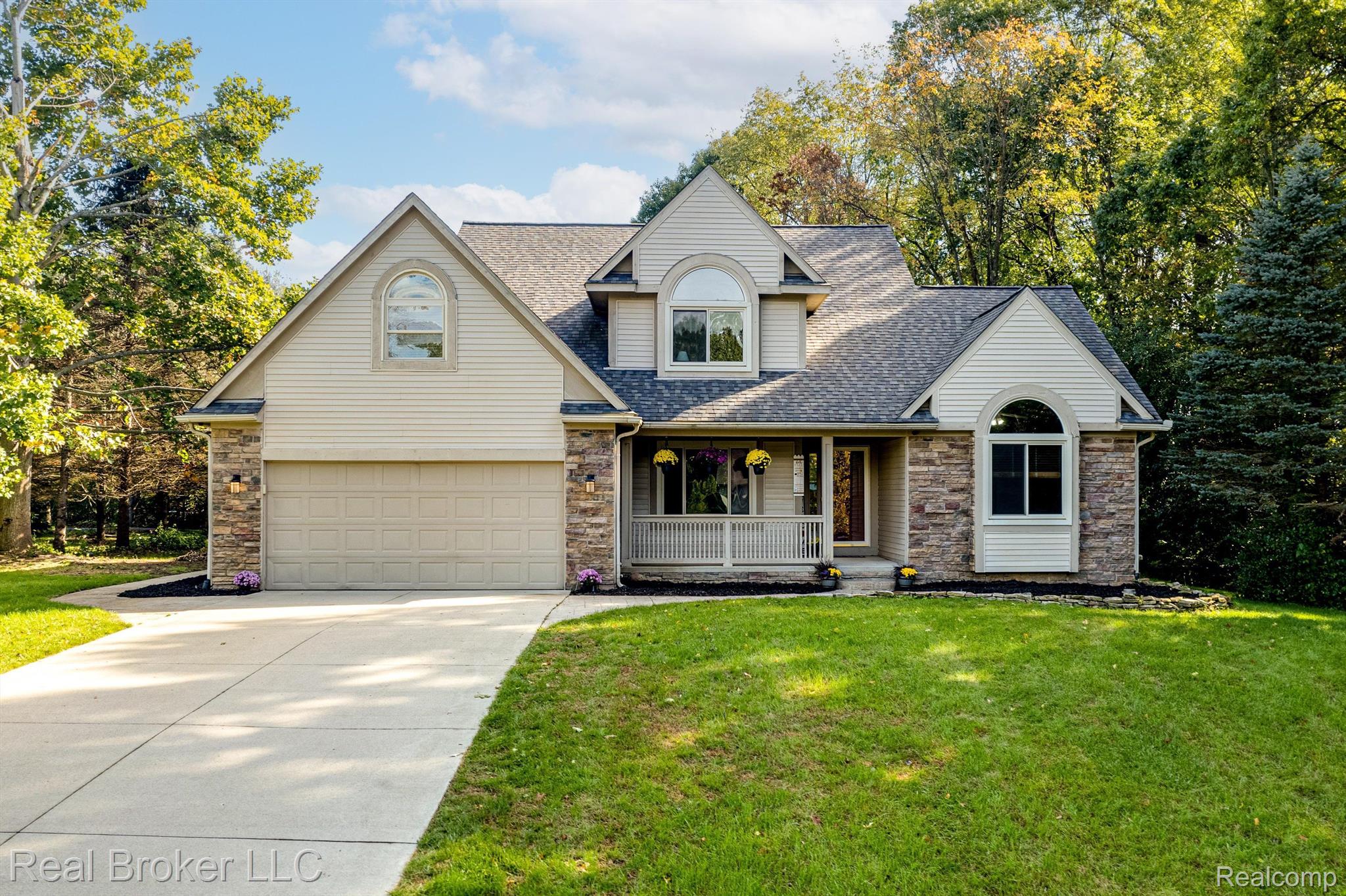 5415 DILLON Drive