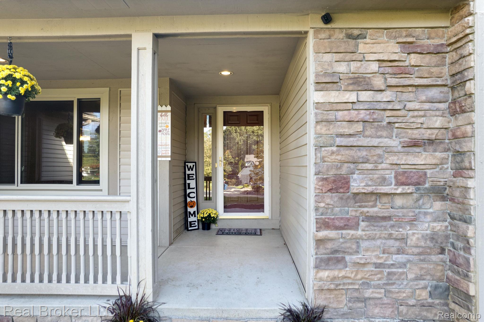 5415 DILLON Drive