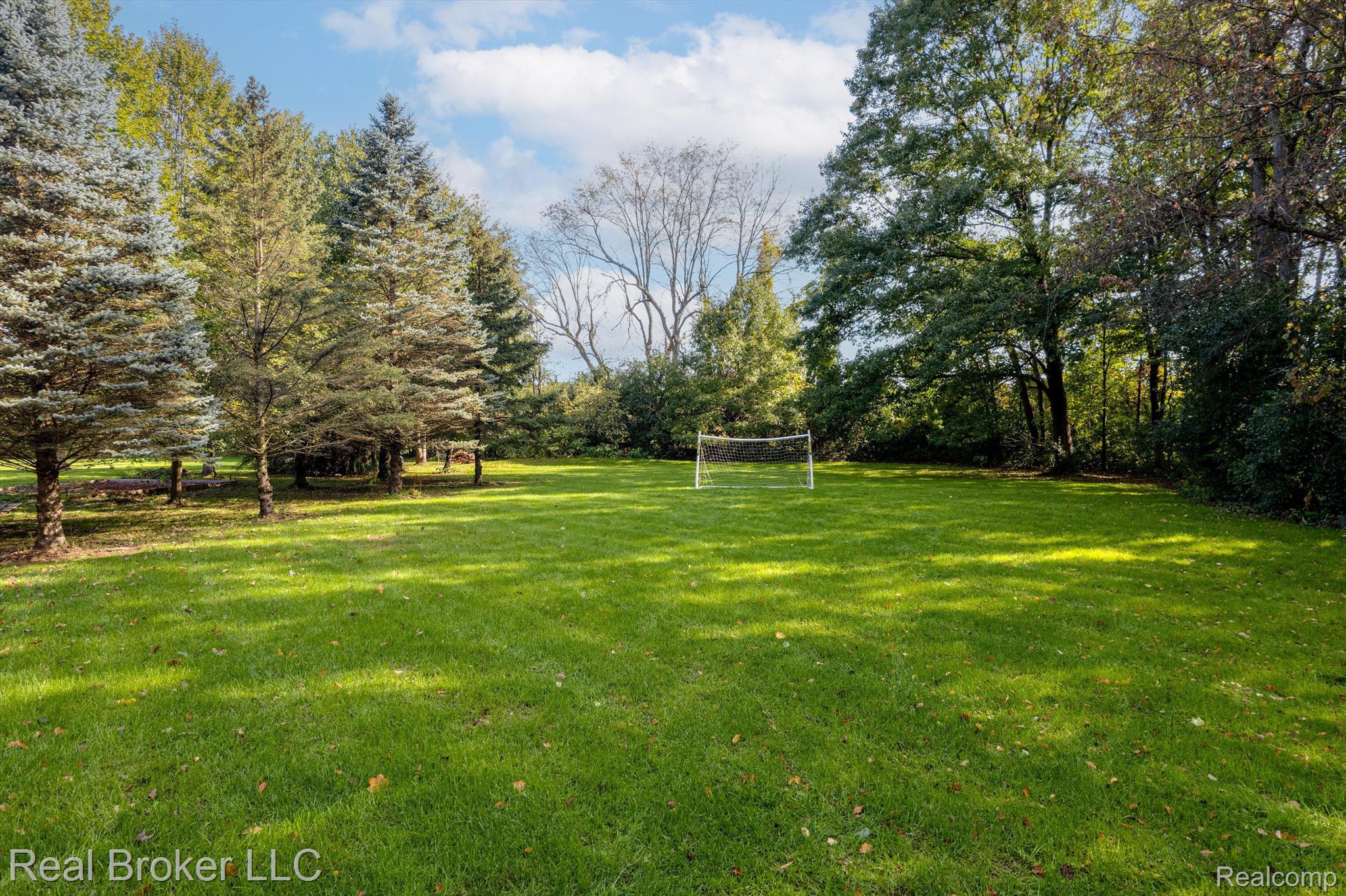 5415 DILLON Drive