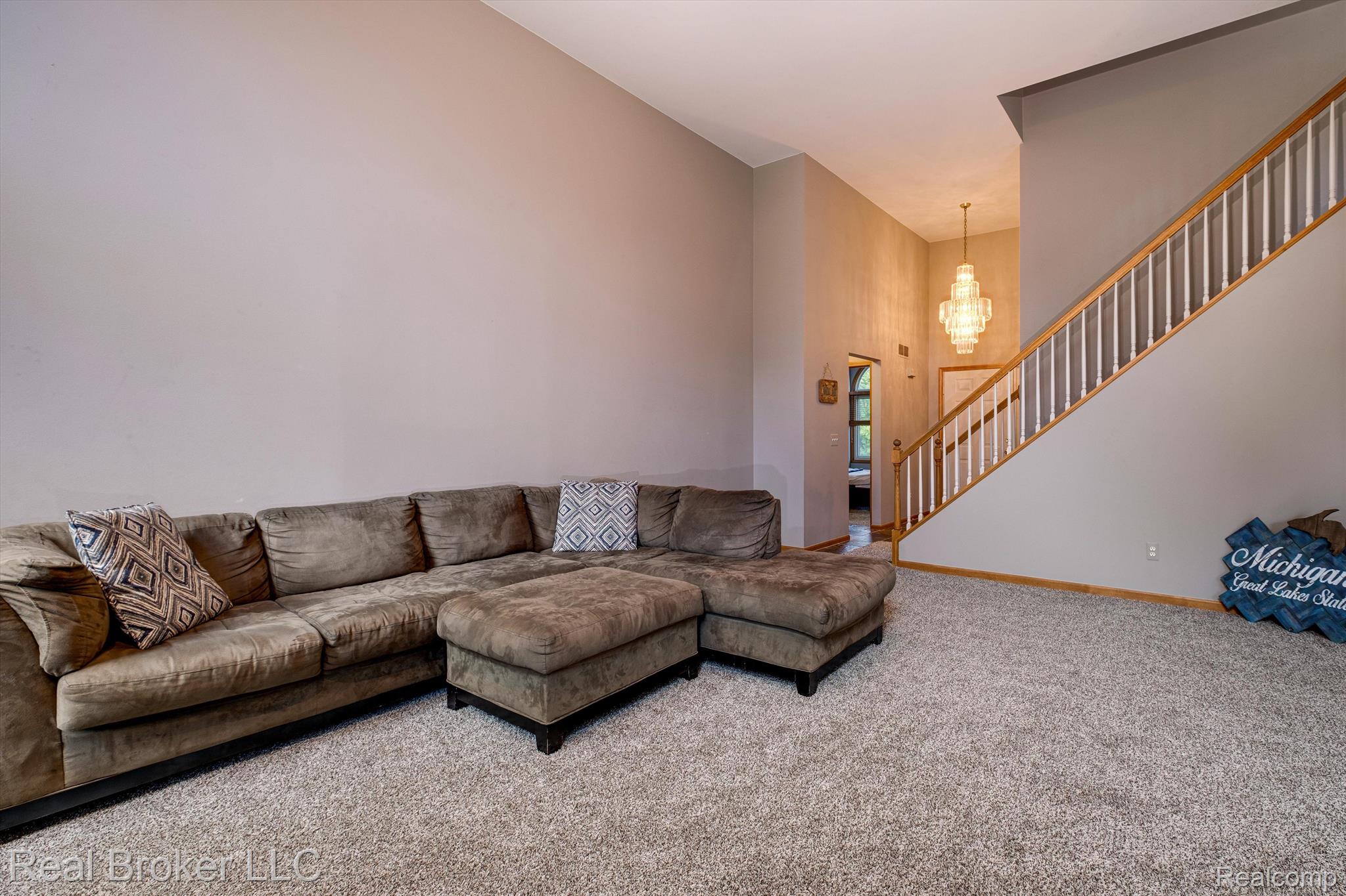 5415 DILLON Drive