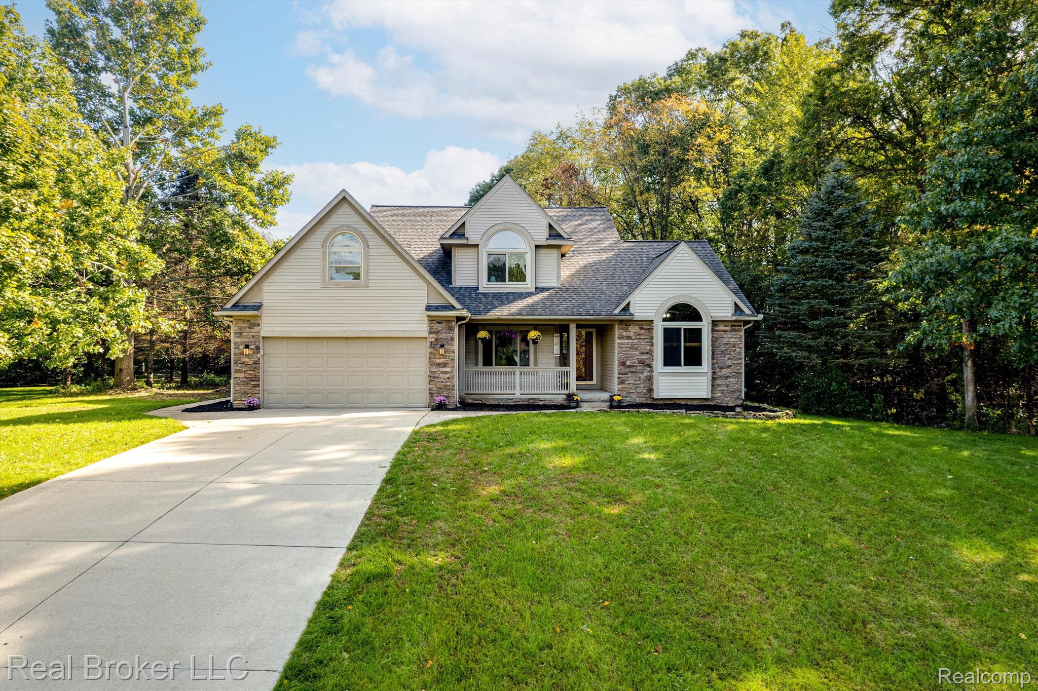 5415 DILLON Drive
