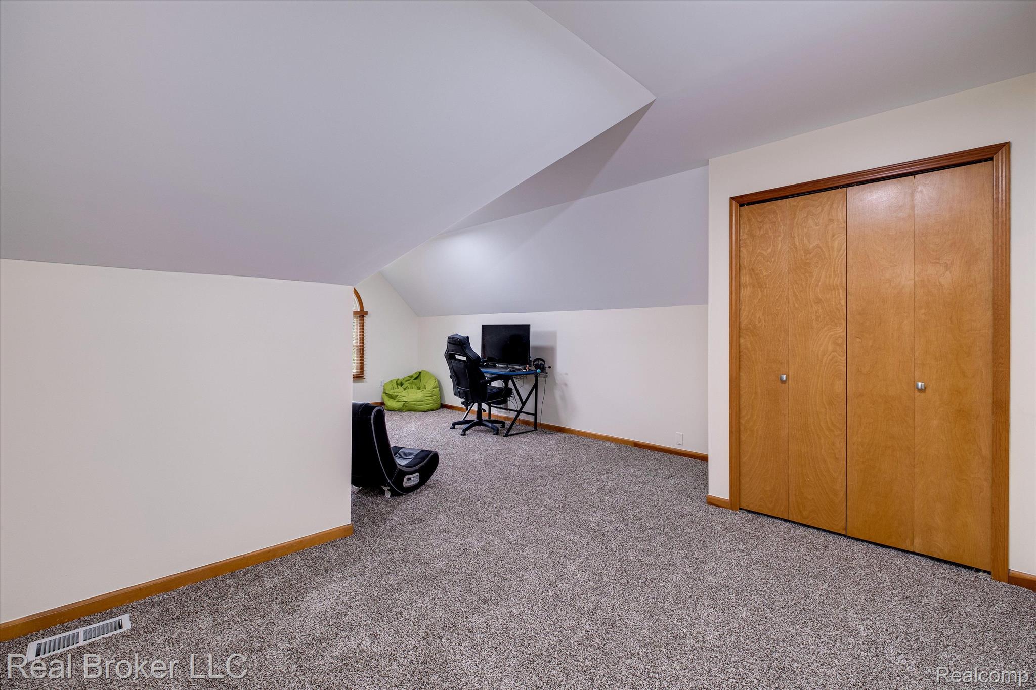5415 DILLON Drive