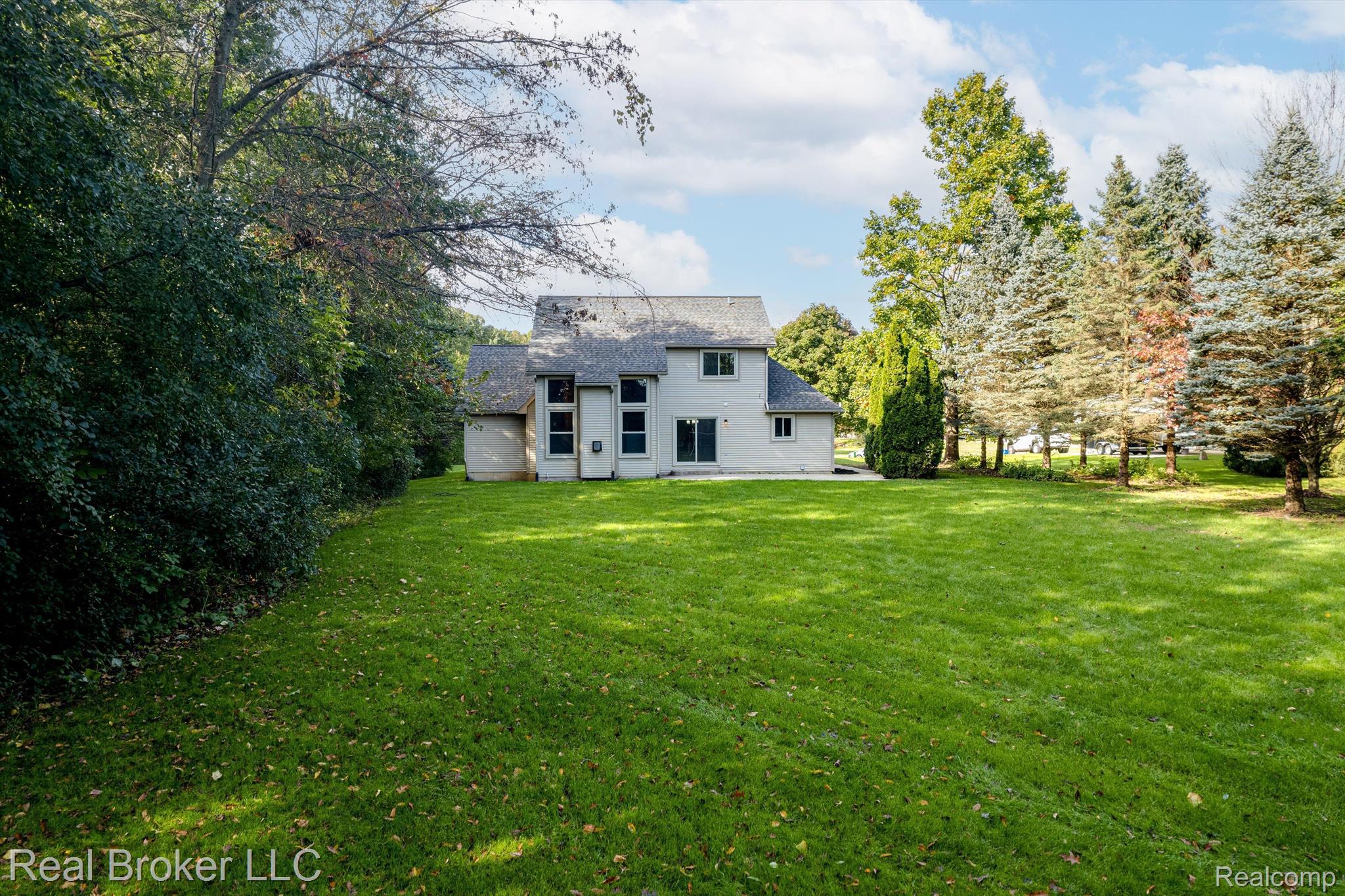 5415 DILLON Drive
