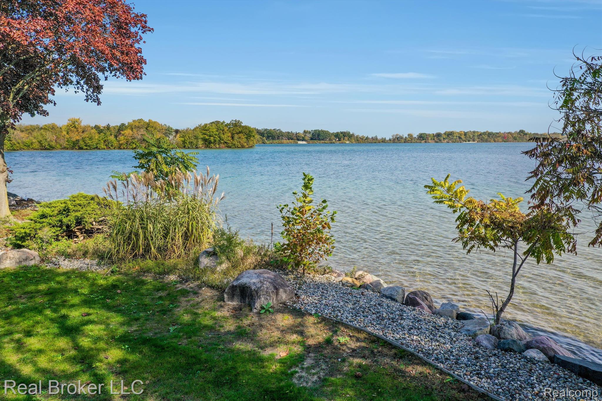 3333 W SHORE Drive