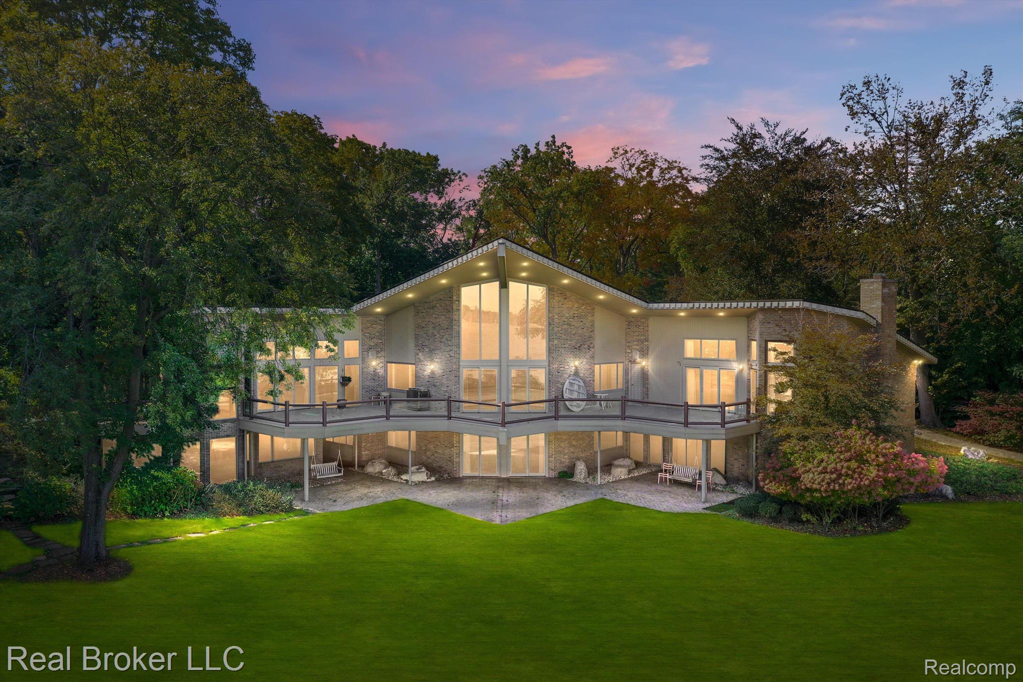 3333 W SHORE Drive