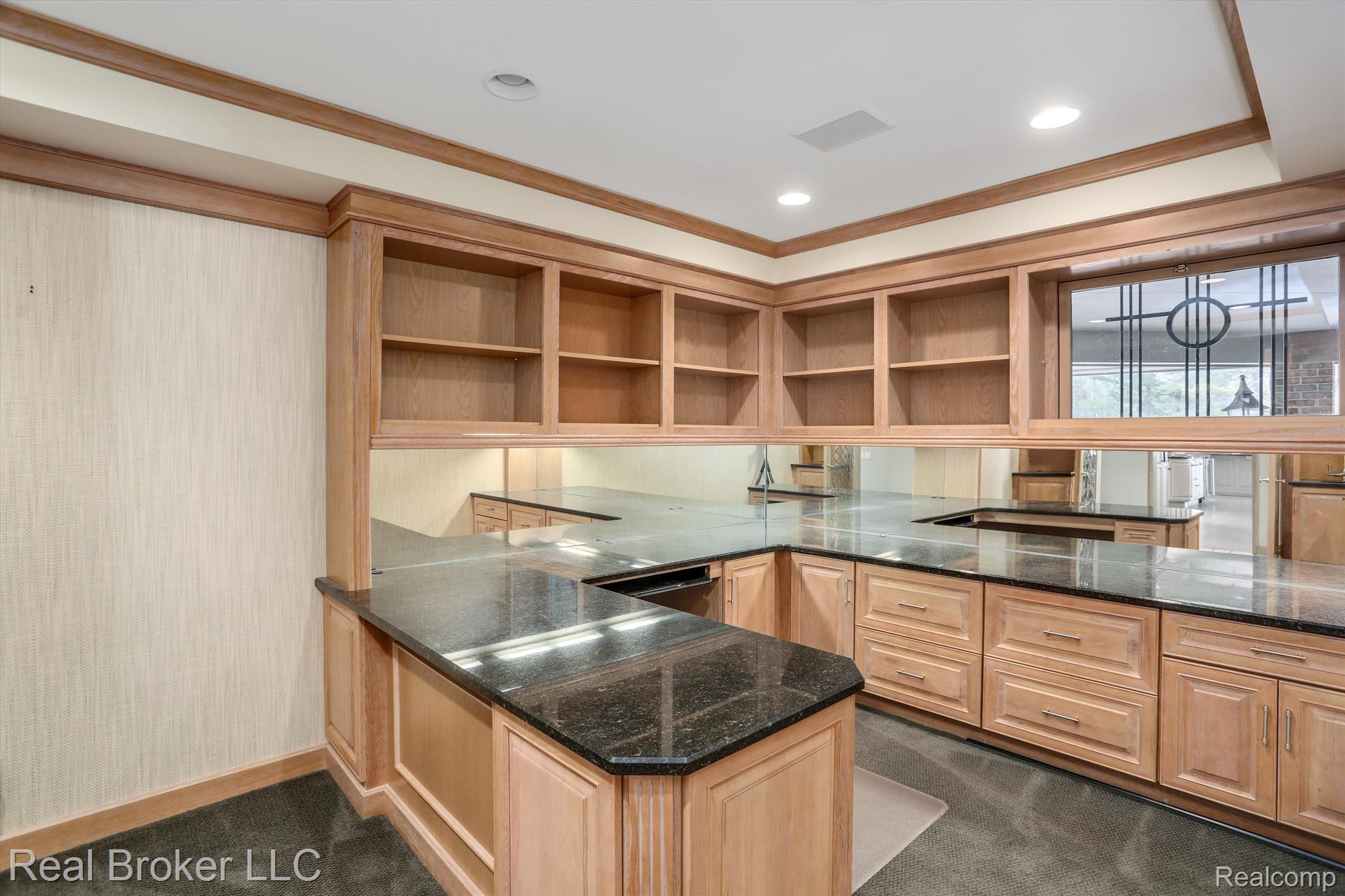 3333 W SHORE Drive
