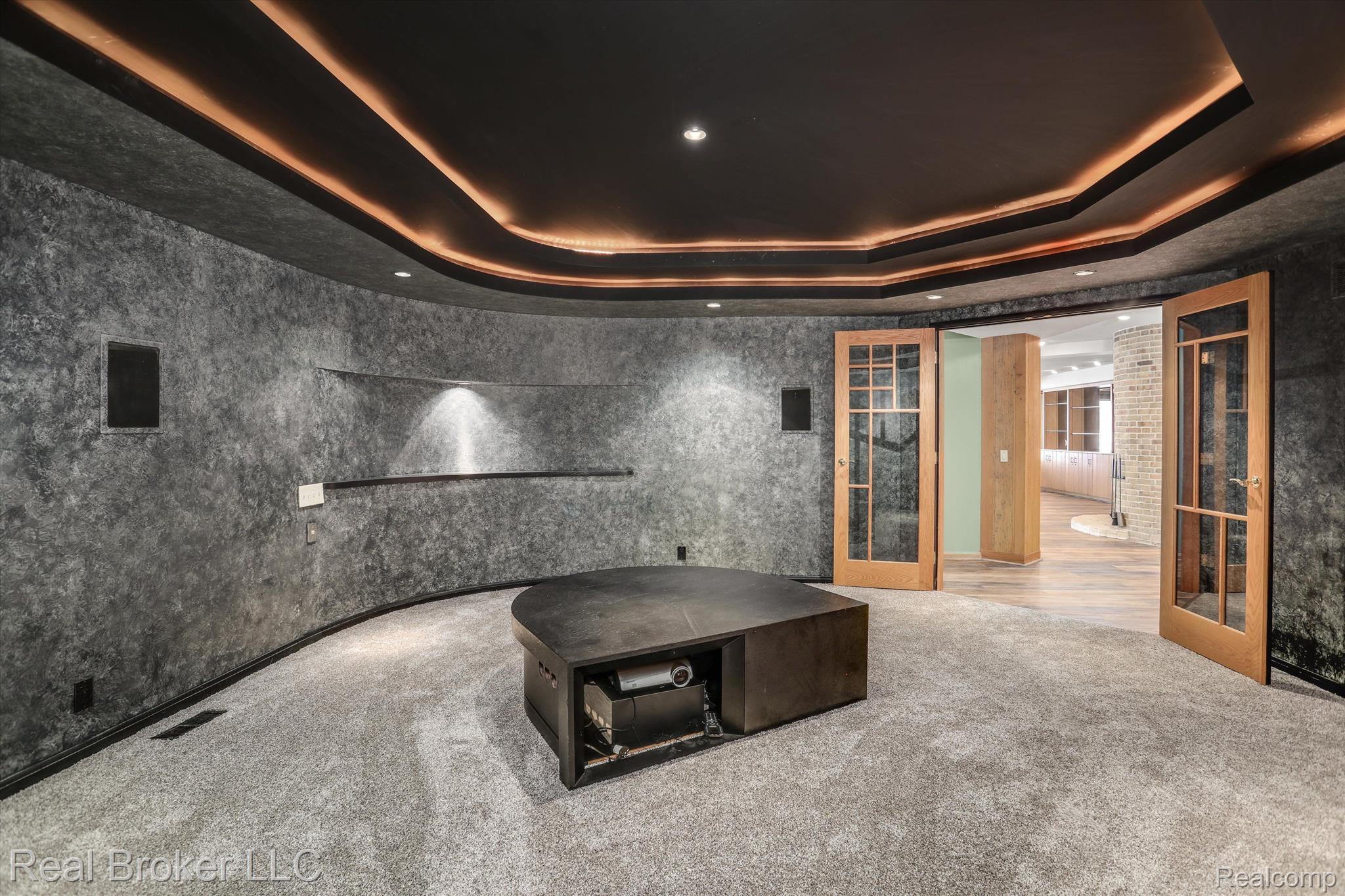 3333 W SHORE Drive