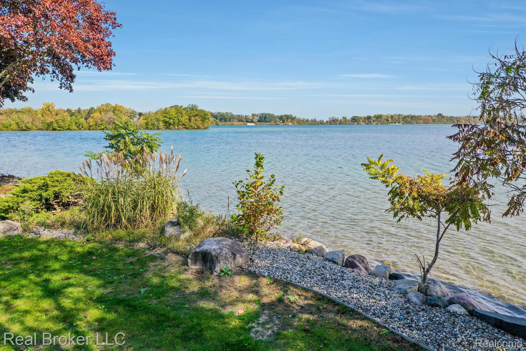 3333 W SHORE Drive