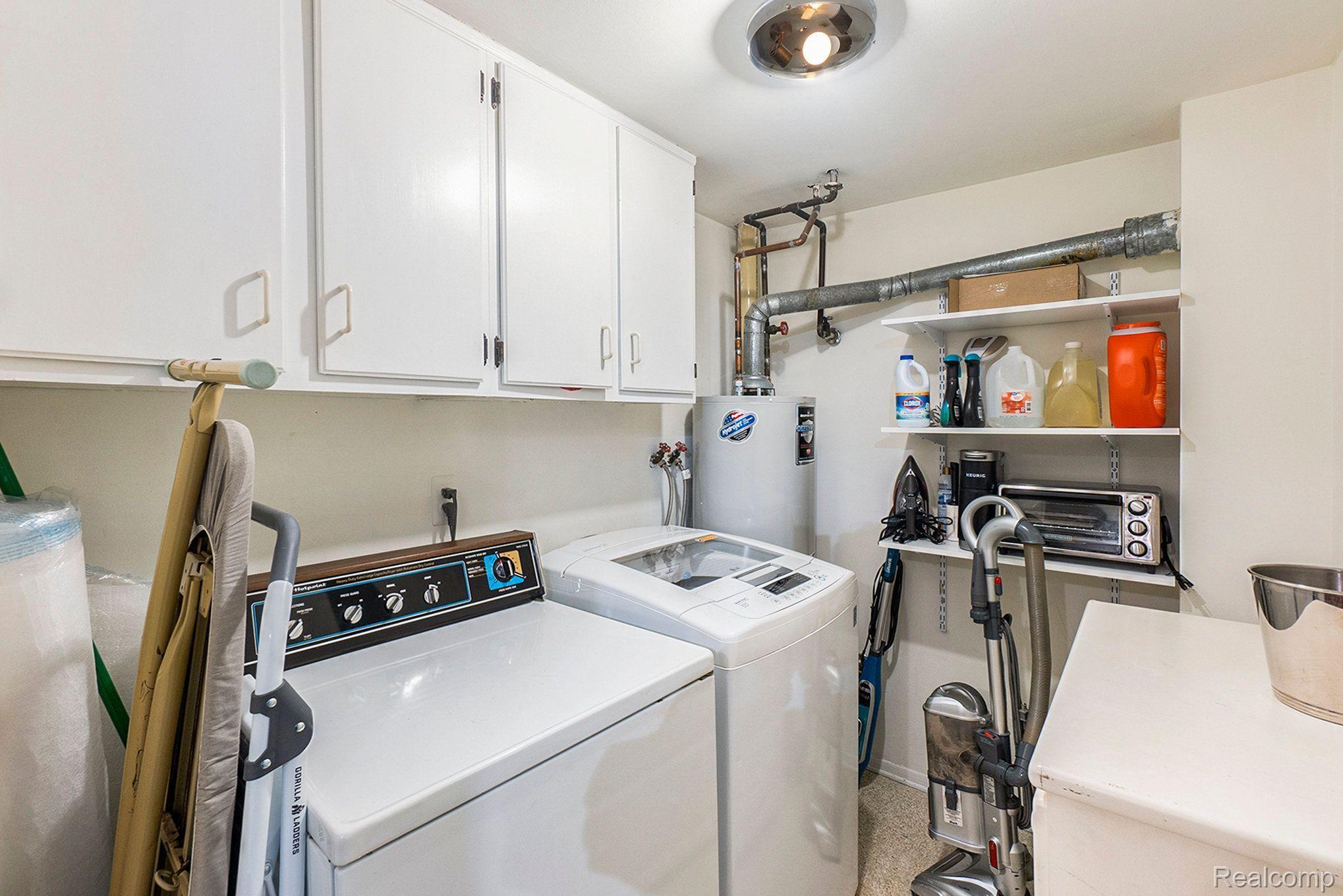 3825 LONE PINE Road 301