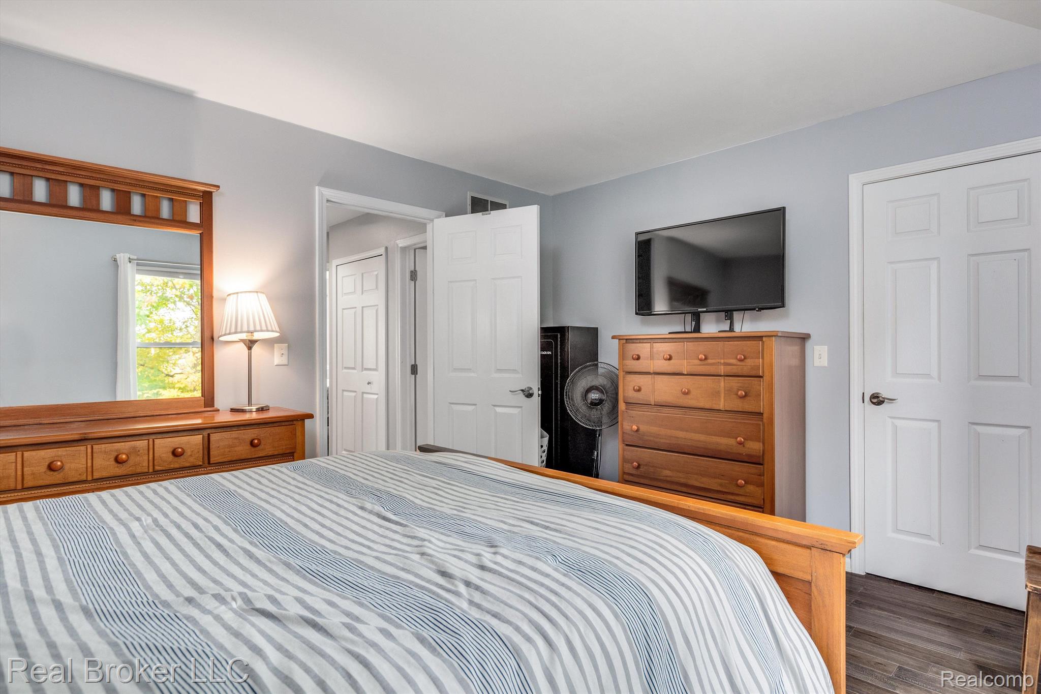 5637 LOCKWOOD Drive