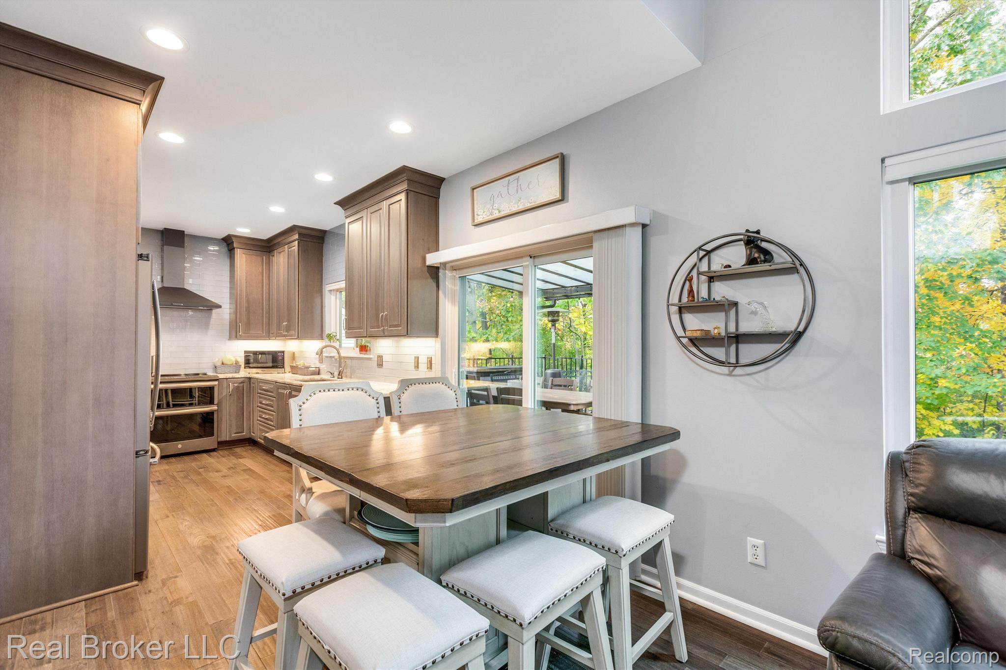 5637 LOCKWOOD Drive