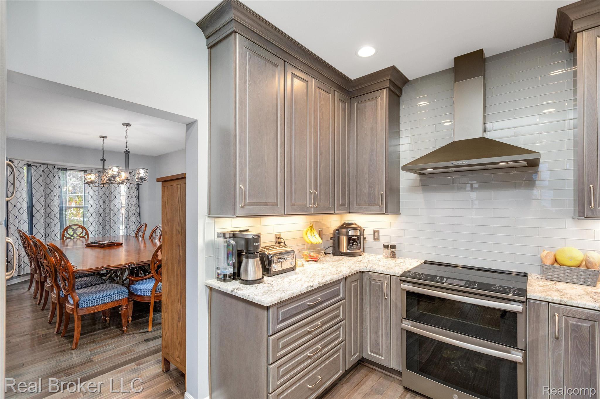 5637 LOCKWOOD Drive