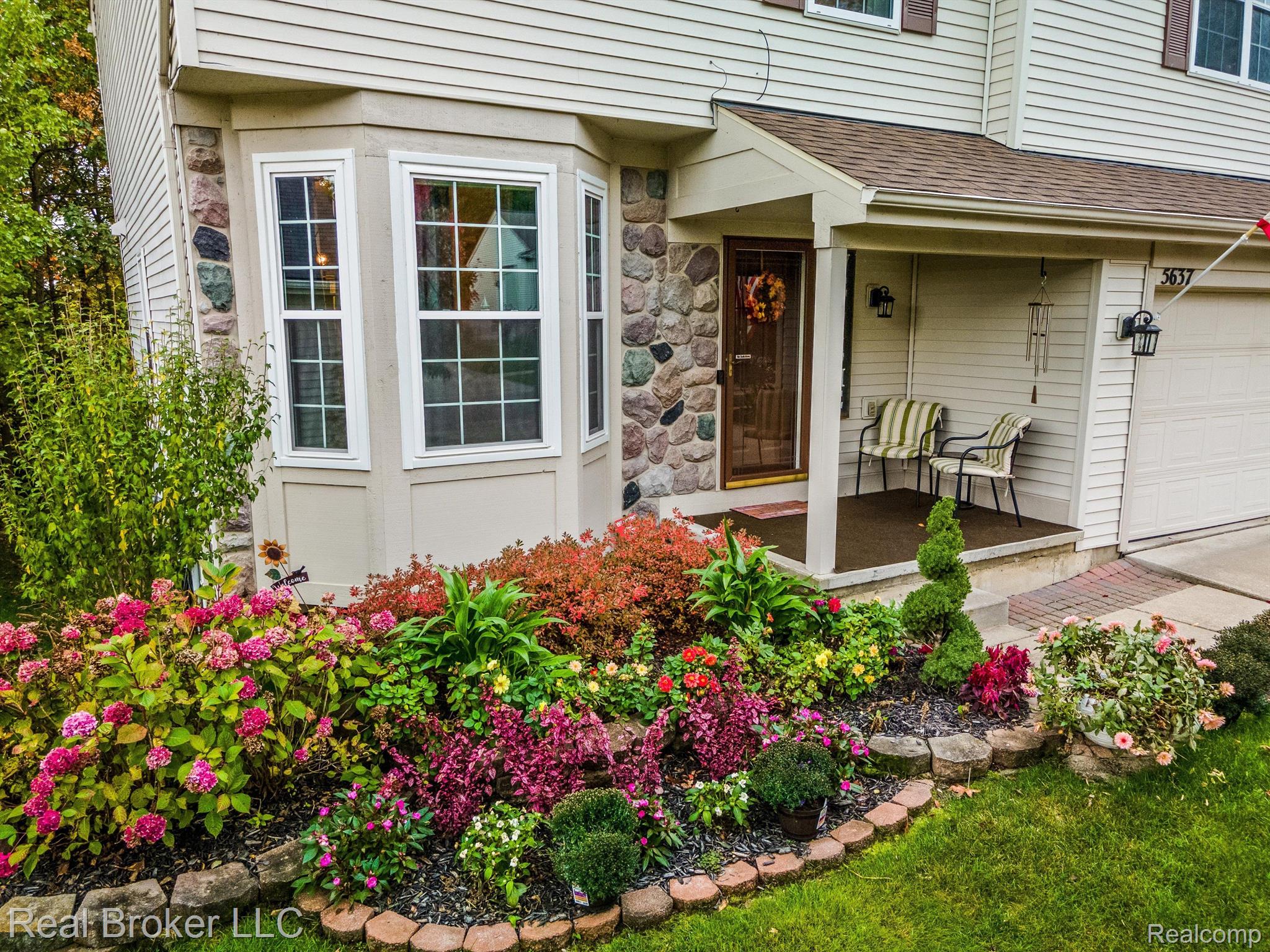 5637 LOCKWOOD Drive