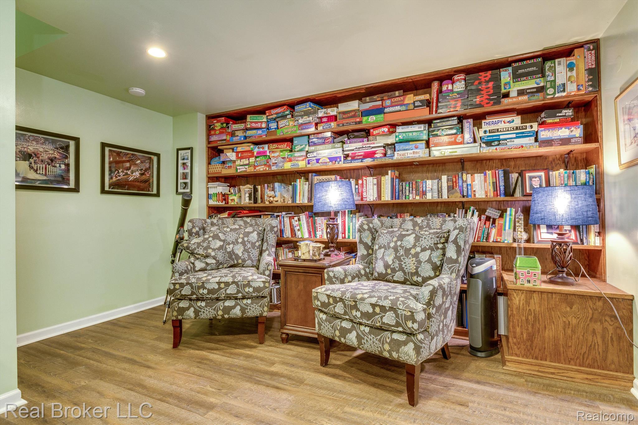 5637 LOCKWOOD Drive