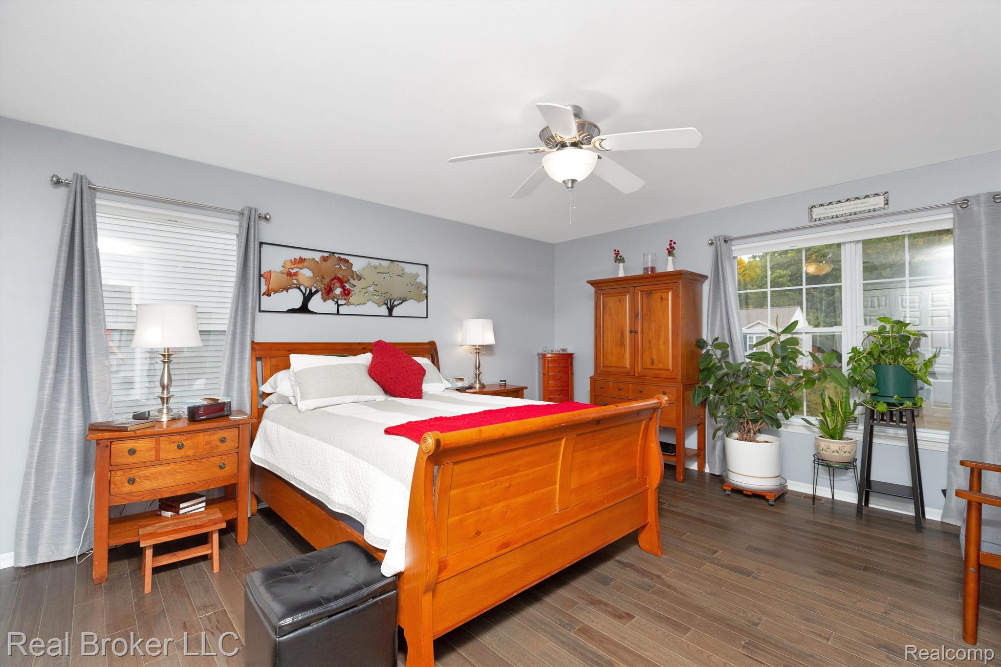 5637 LOCKWOOD Drive